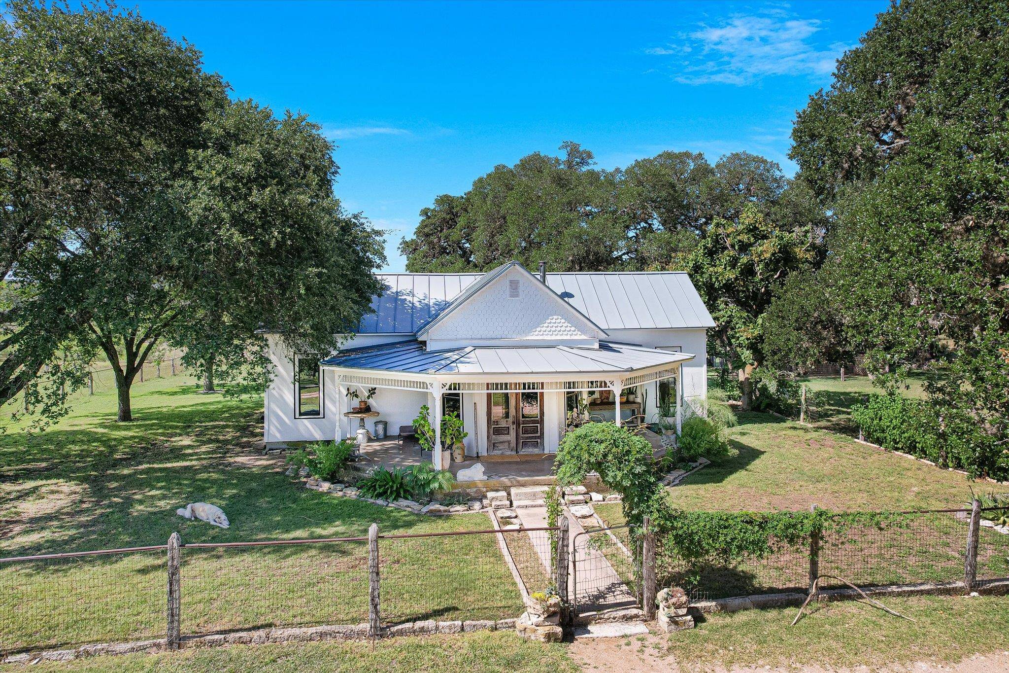 1294 Crabapple RD, Blanco, TX 78606