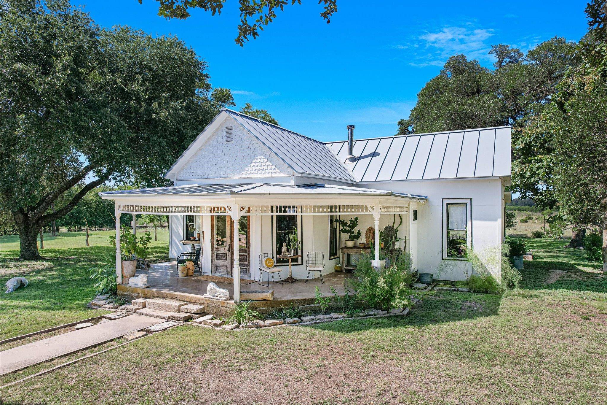 1294 Crabapple RD, Blanco, TX 78606