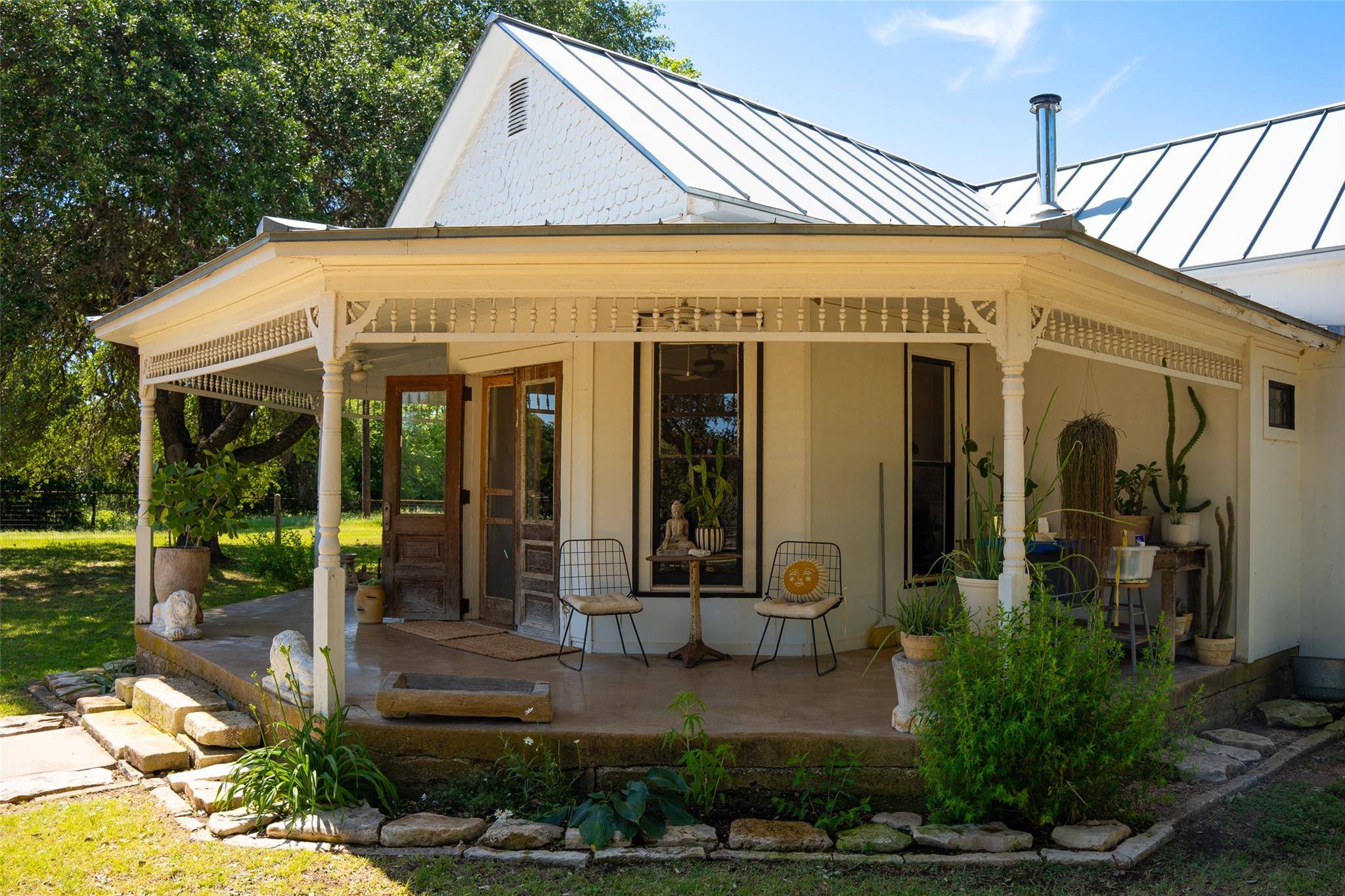 1294 Crabapple RD, Blanco, TX 78606
