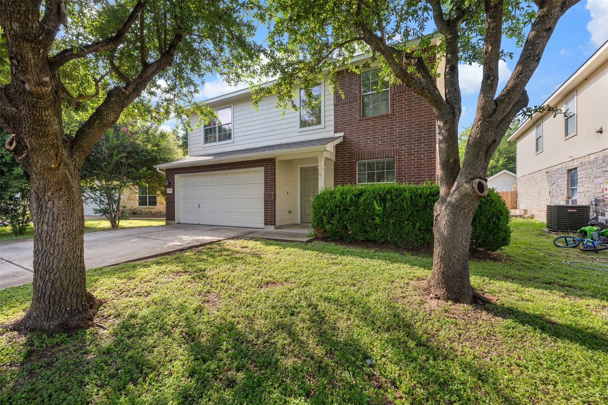 906 Indian Meadow DR, Georgetown, TX 78626