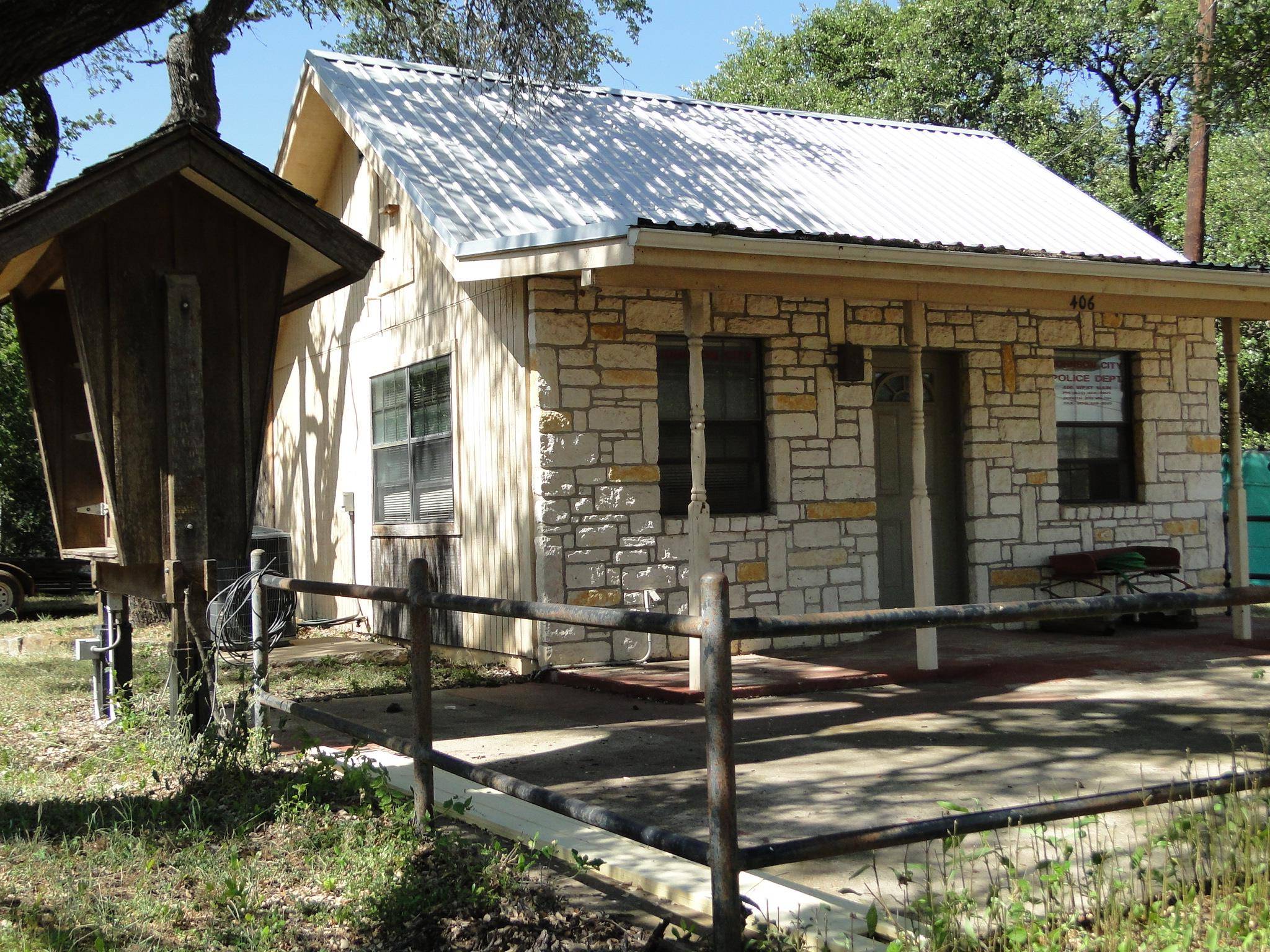 406 W Main ST, Johnson City, TX 78636