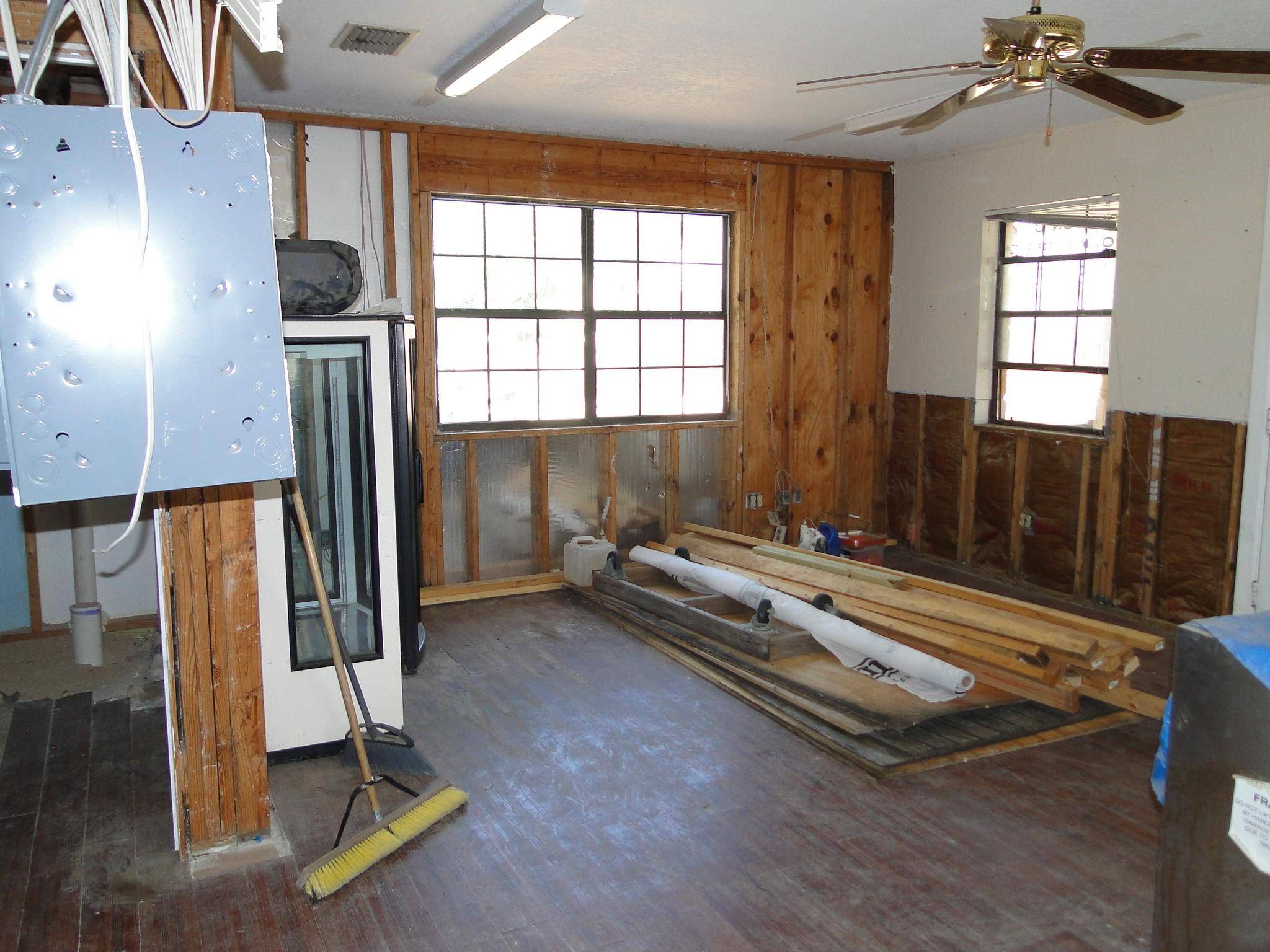 406 W Main ST, Johnson City, TX 78636
