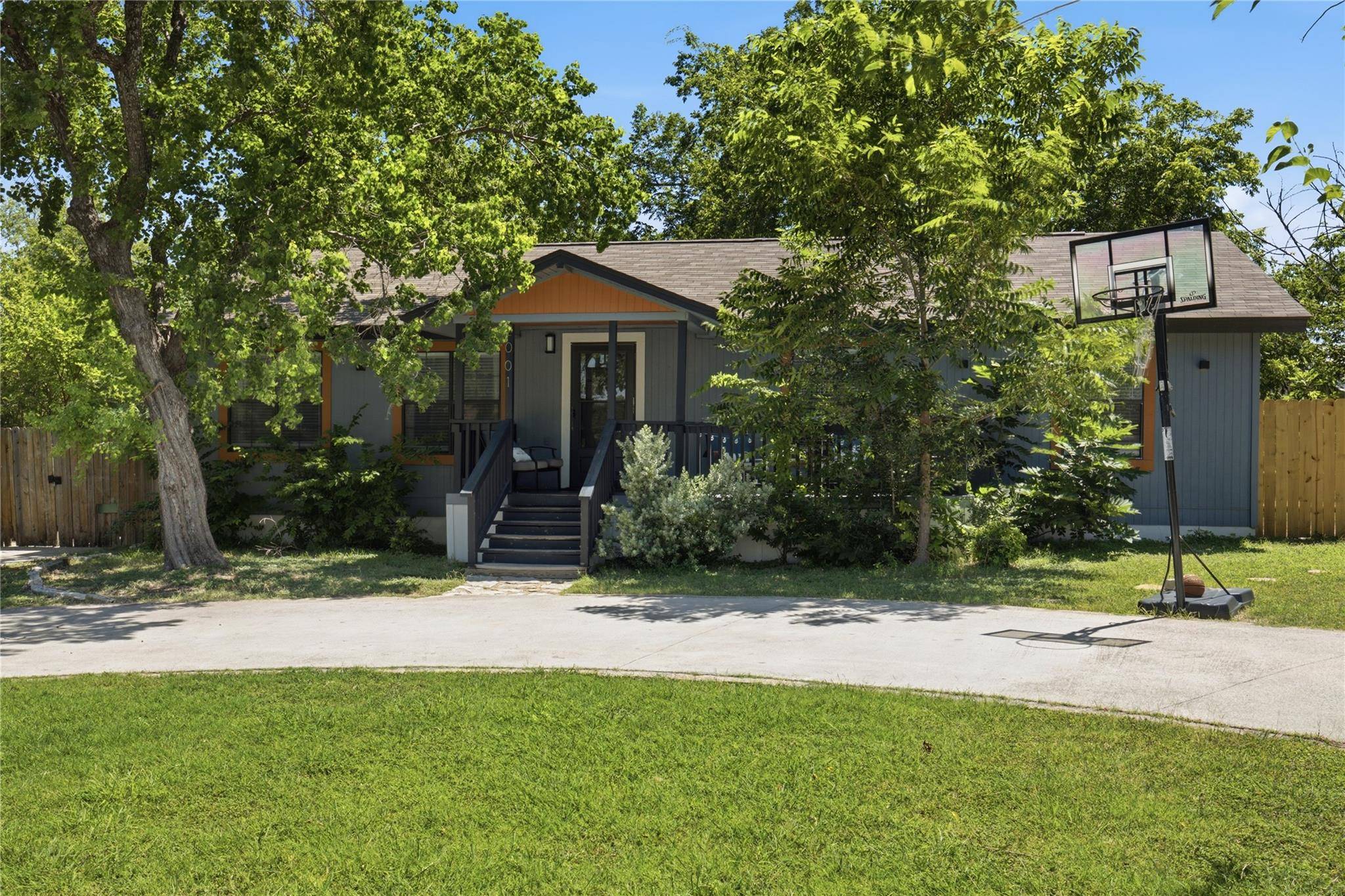 2001 Dixie LN, Round Rock, TX 78664