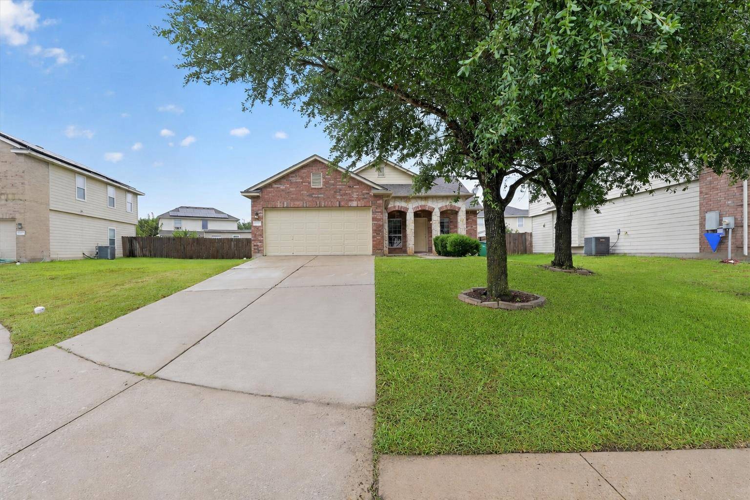 102 Williamson CV, Elgin, TX 78621