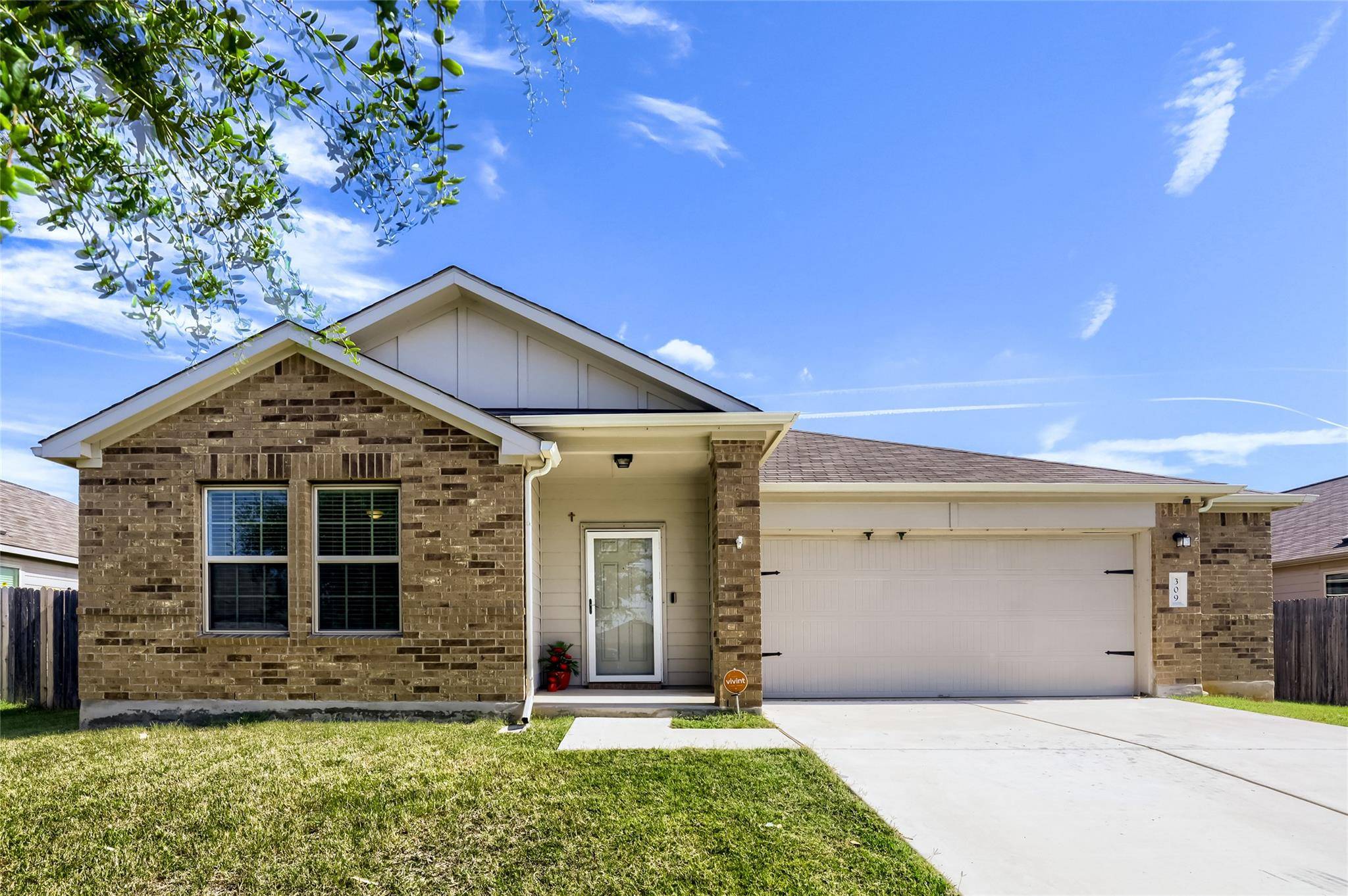 309 Colthorpe LN, Hutto, TX 78634