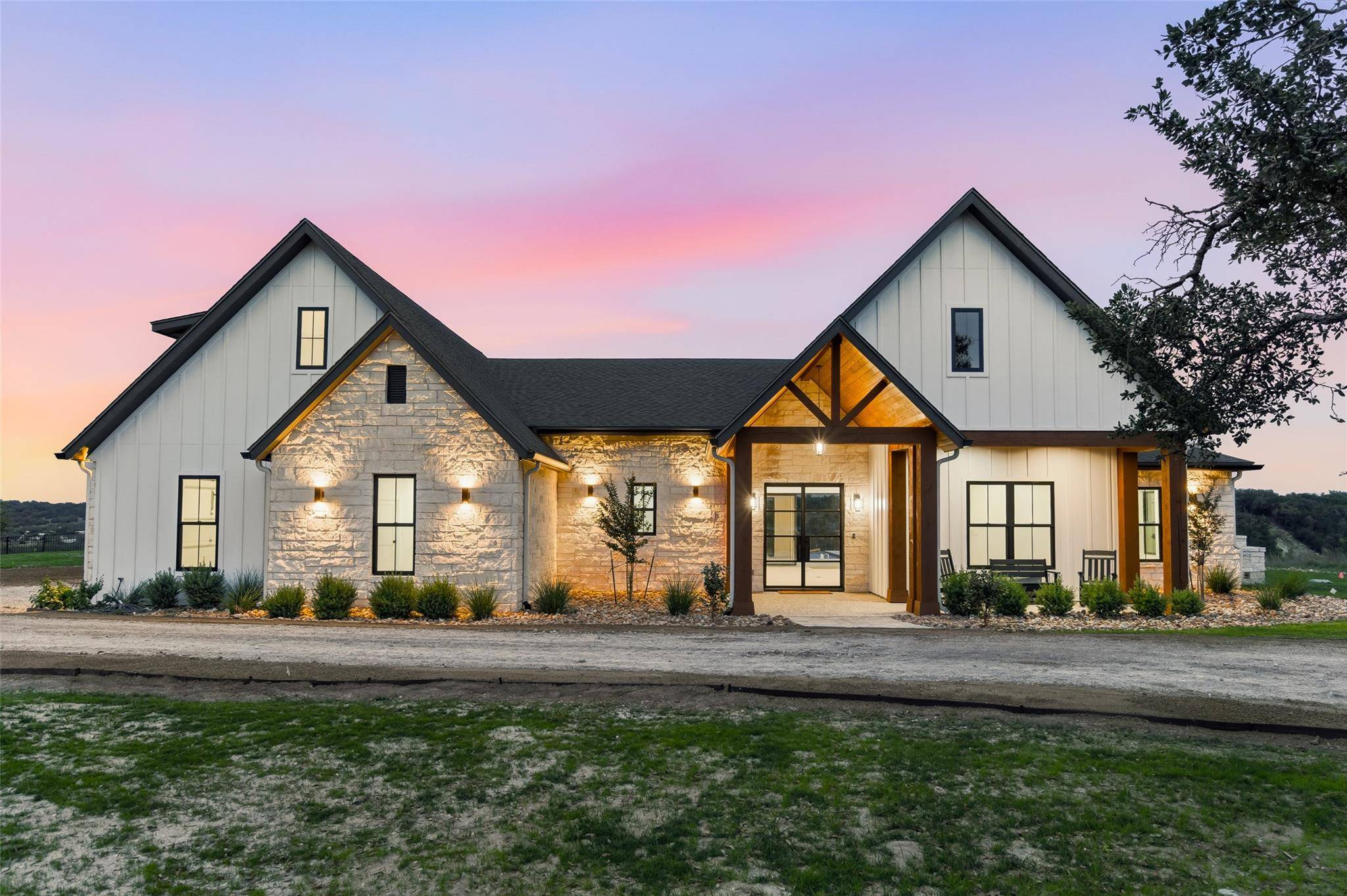 598 Lookout Mountain RD, Johnson City, TX 78636