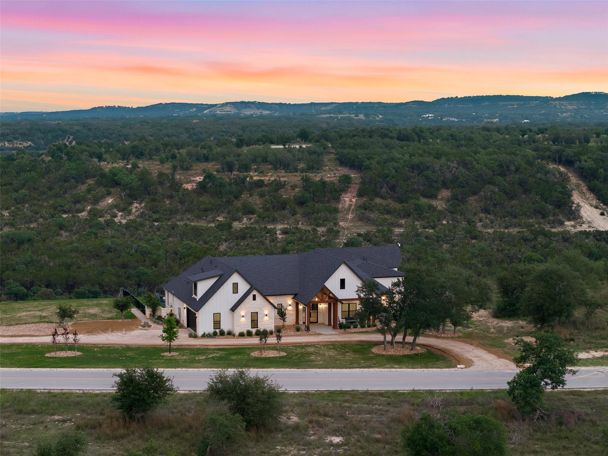 598 Lookout Mountain RD, Johnson City, TX 78636