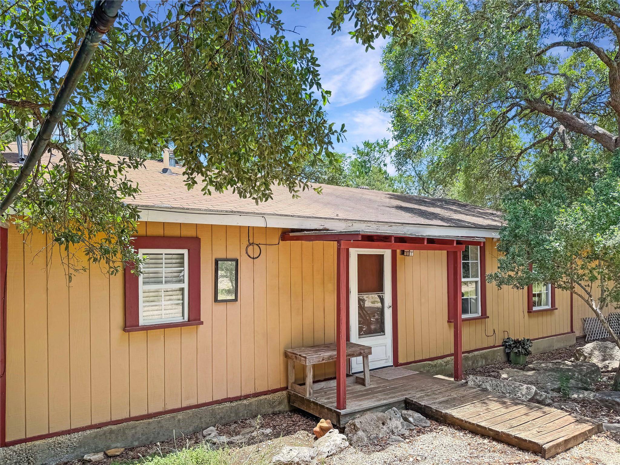 1101 Days End RD, Wimberley, TX 78676