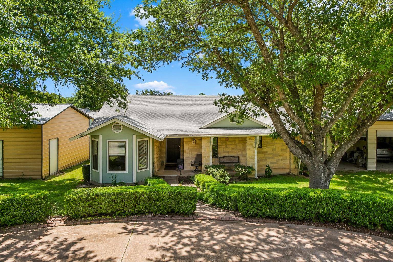508 River Hills DR, San Marcos, TX 78666
