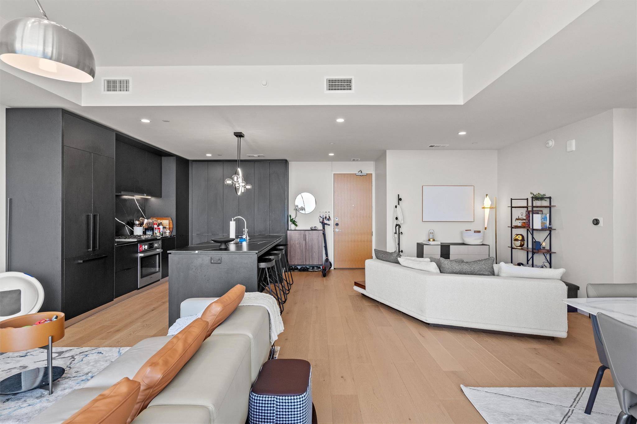 44 East Ave #3402, Austin, TX 78701