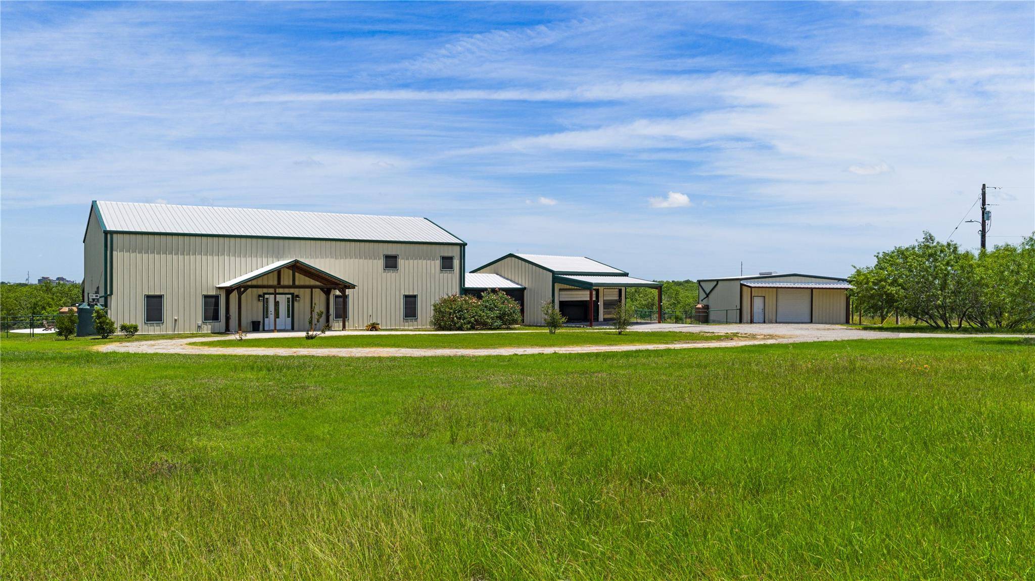 1293 Pioneer RD, Seguin, TX 78155