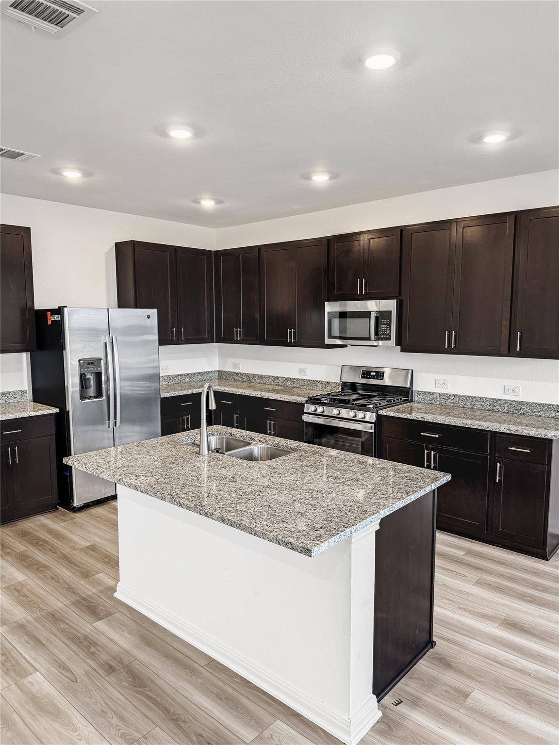 5800 Beverly Prairie RD, Del Valle, TX 78617