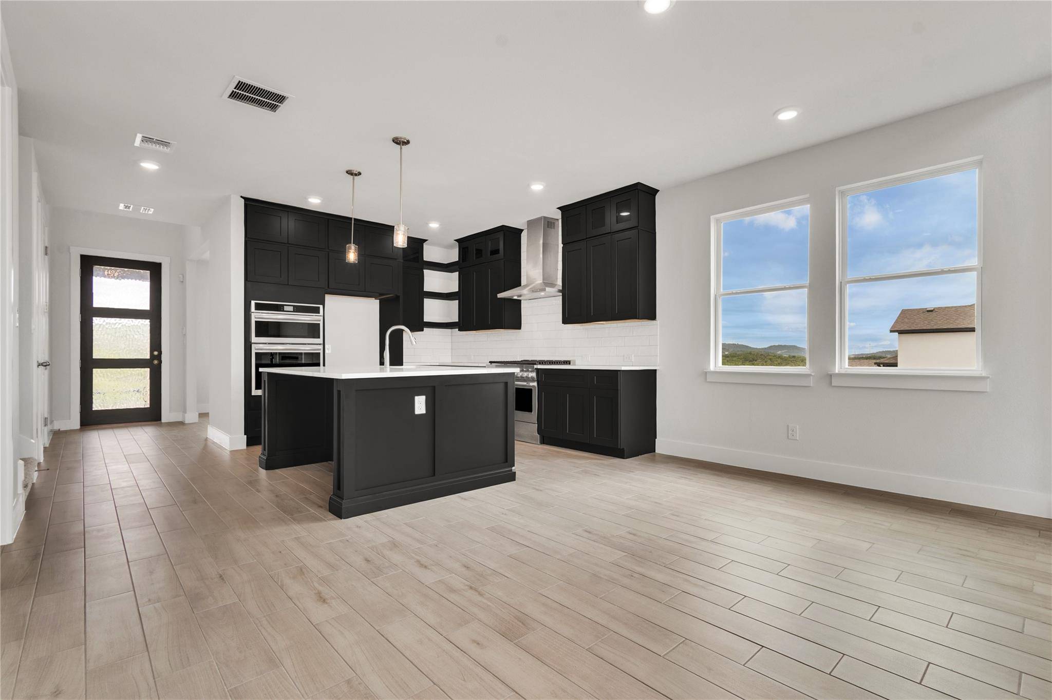 8516 Red Bottle Brush RD, Lago Vista, TX 78645
