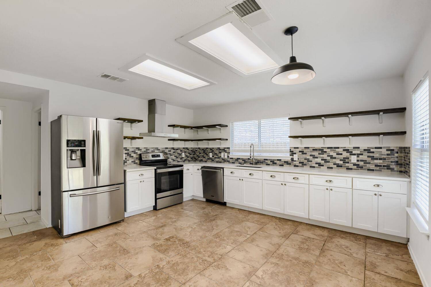 512 Woodford DR, Cedar Park, TX 78613