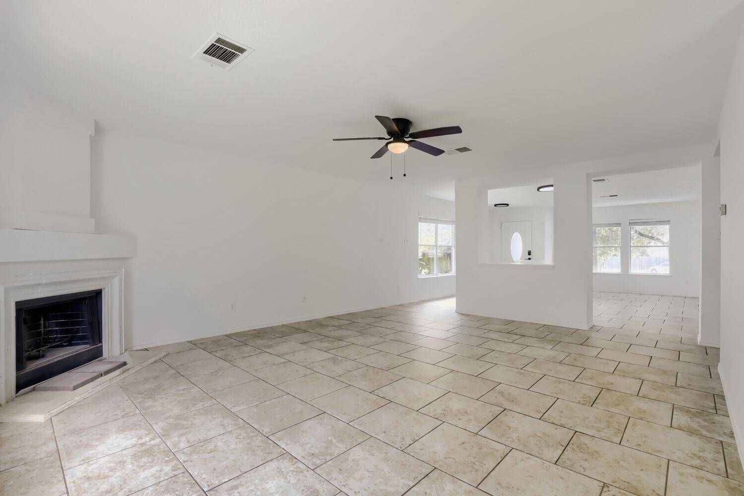512 Woodford DR, Cedar Park, TX 78613