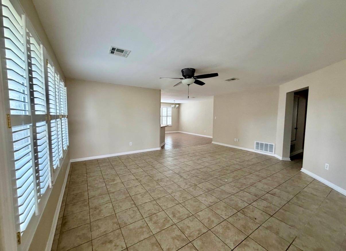 1148 Amberwood LOOP, Kyle, TX 78640