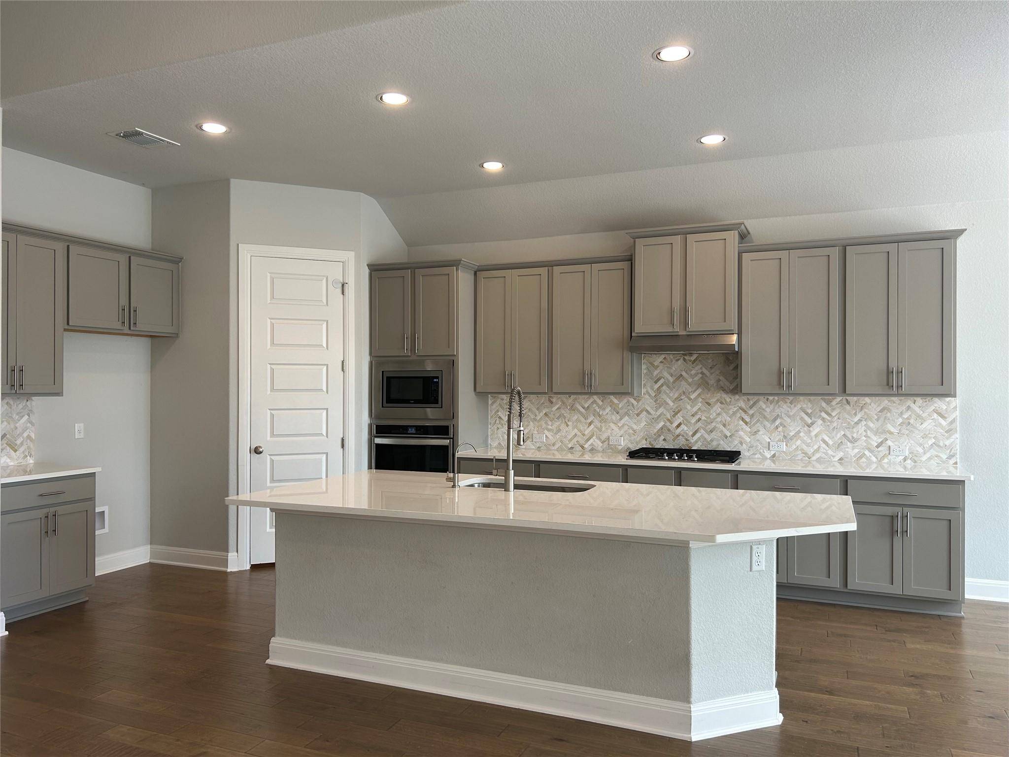 148 Kellogg LN, Bastrop, TX 78602