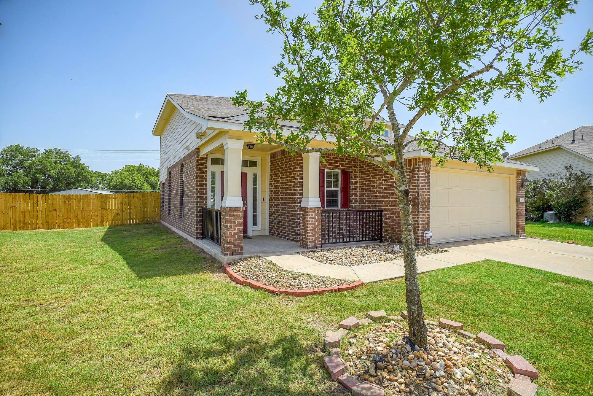 410 S Hunting Lodge LN, Bastrop, TX 78602