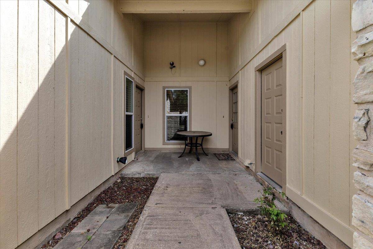 8713 Pineridge DR, Austin, TX 78729