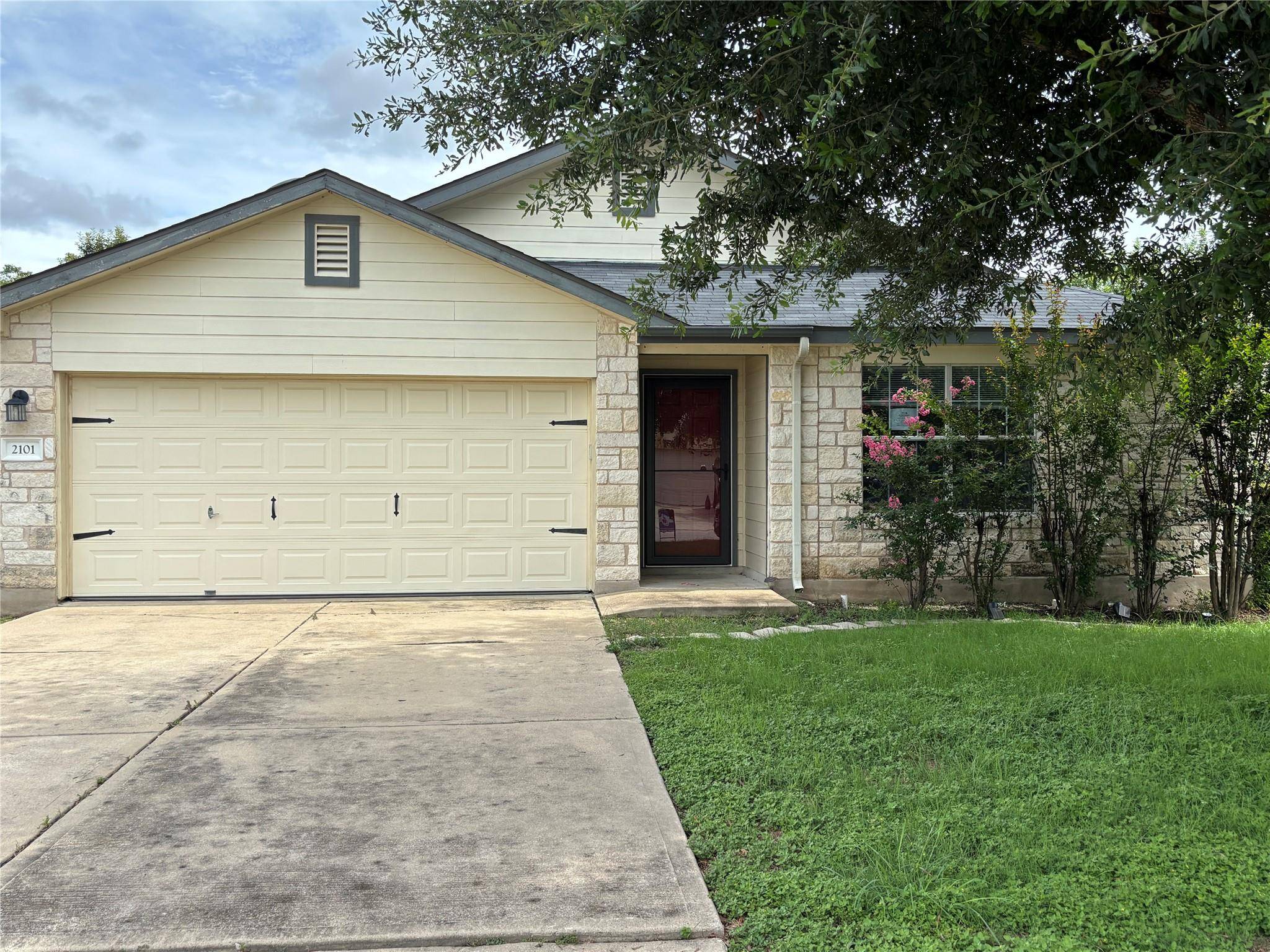 2101 Whistling WAY, Taylor, TX 76574