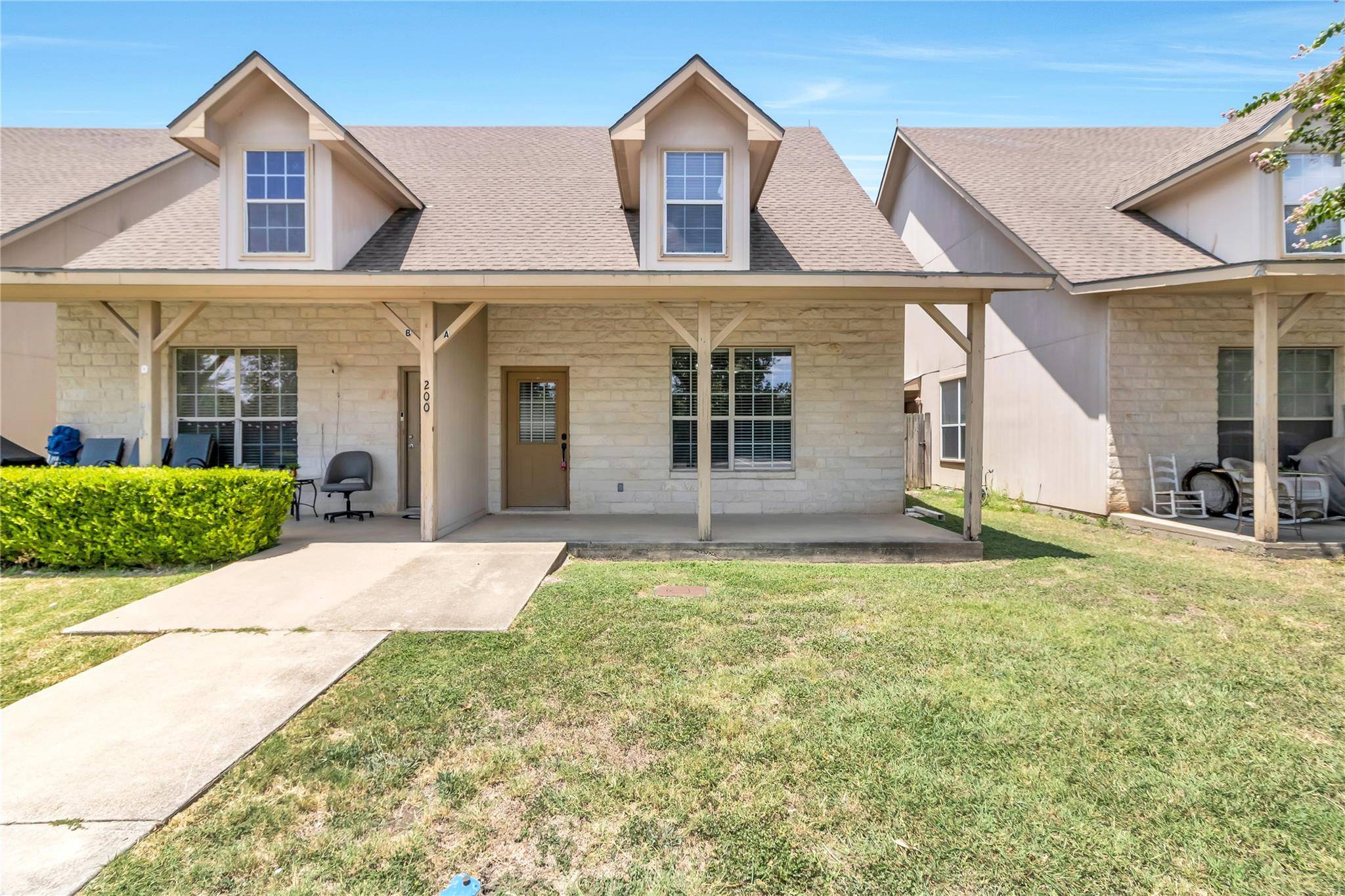 200 SANDSTONE DR #A, Jarrell, TX 76537