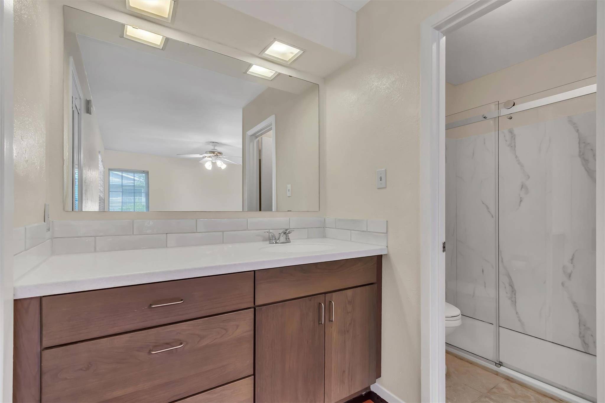 5703 W Gate BLVD #B, Austin, TX 78745