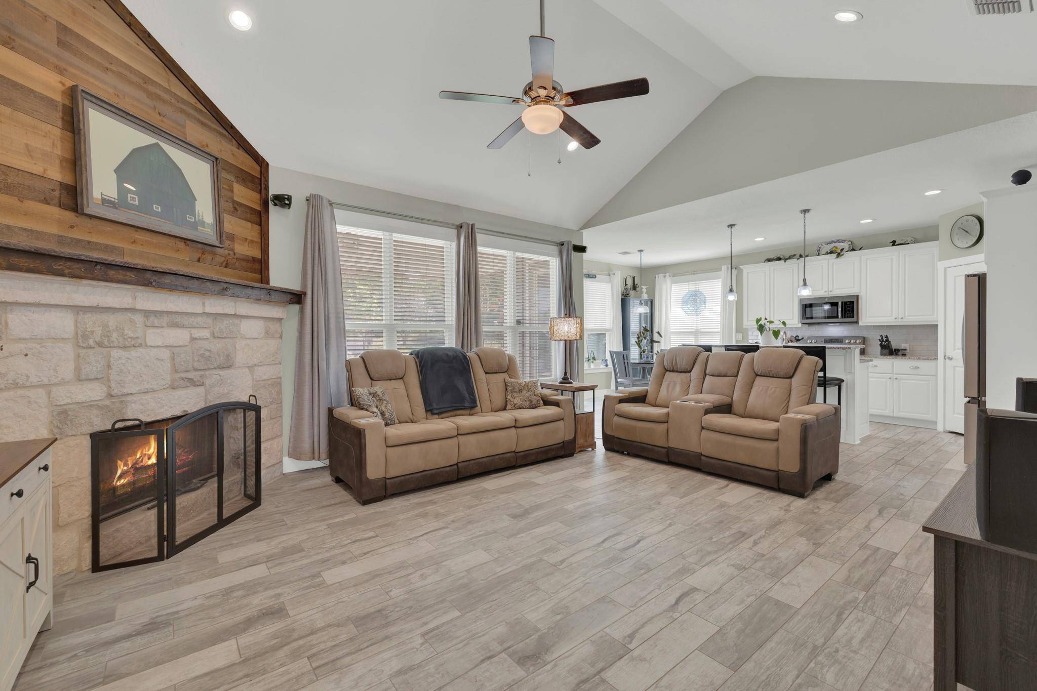 1720 Rocky Ridge LOOP, Canyon Lake, TX 78133