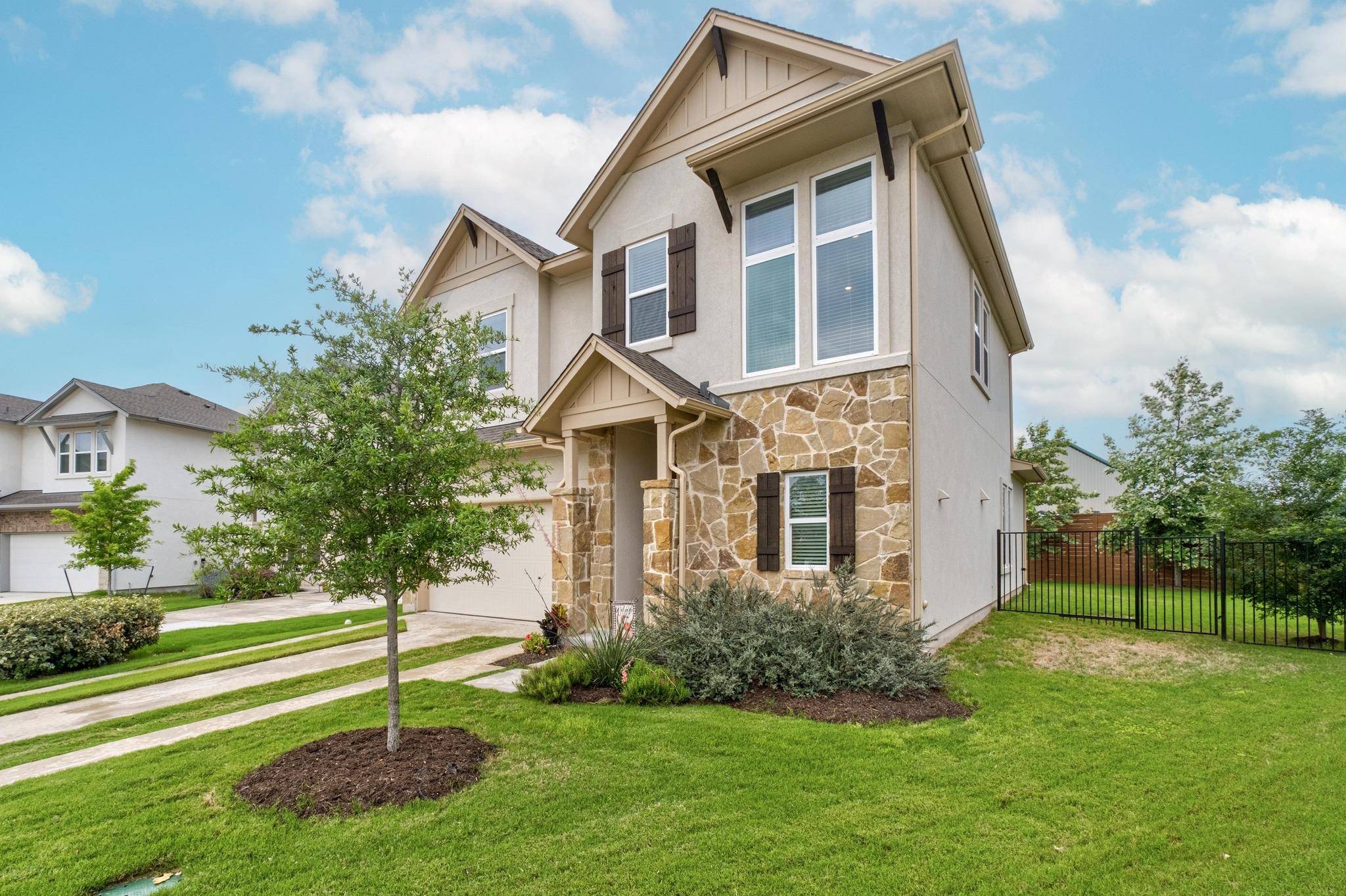 144 Monterey Oak TRL, Georgetown, TX 78628