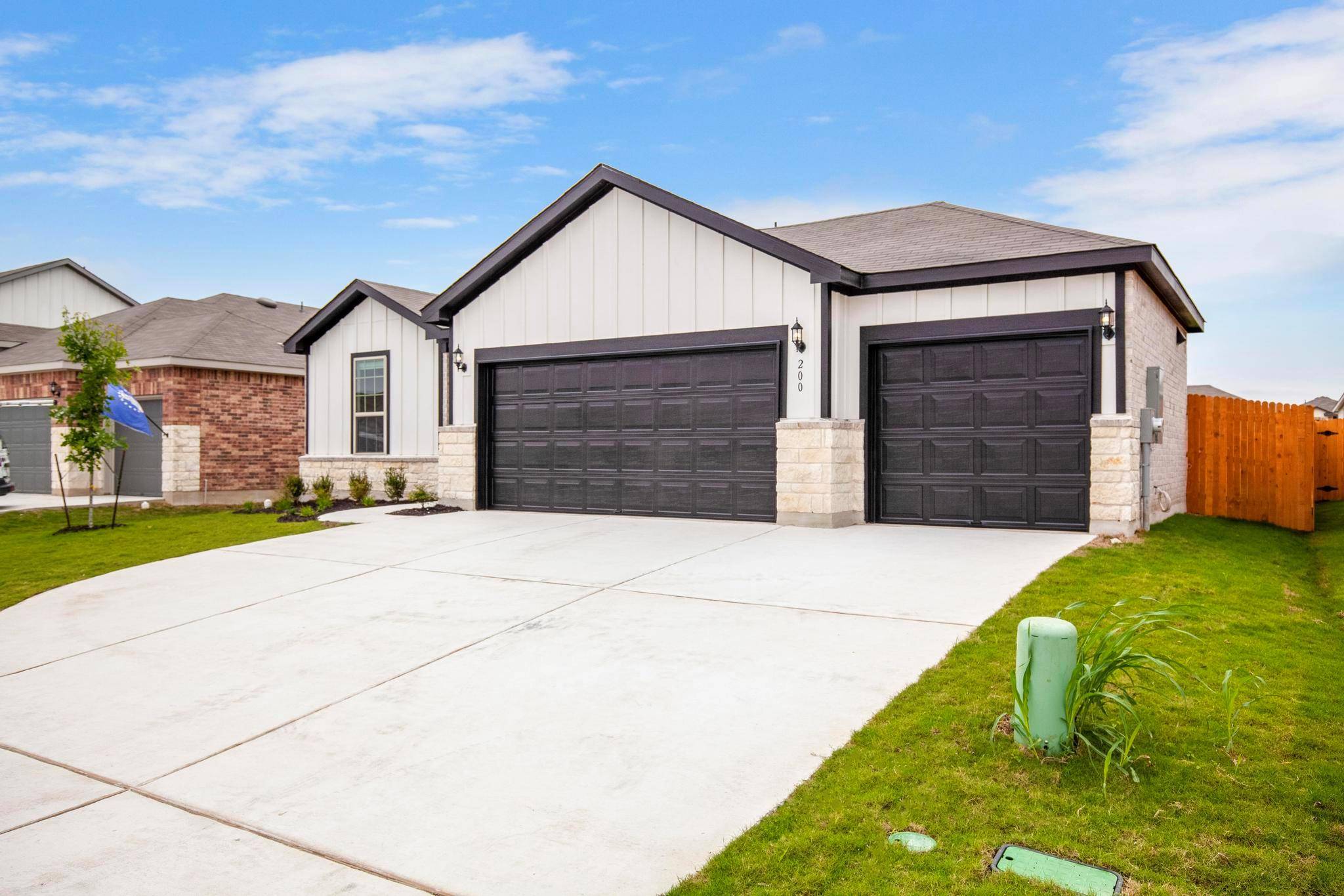 200 Janice RD, Taylor, TX 76574
