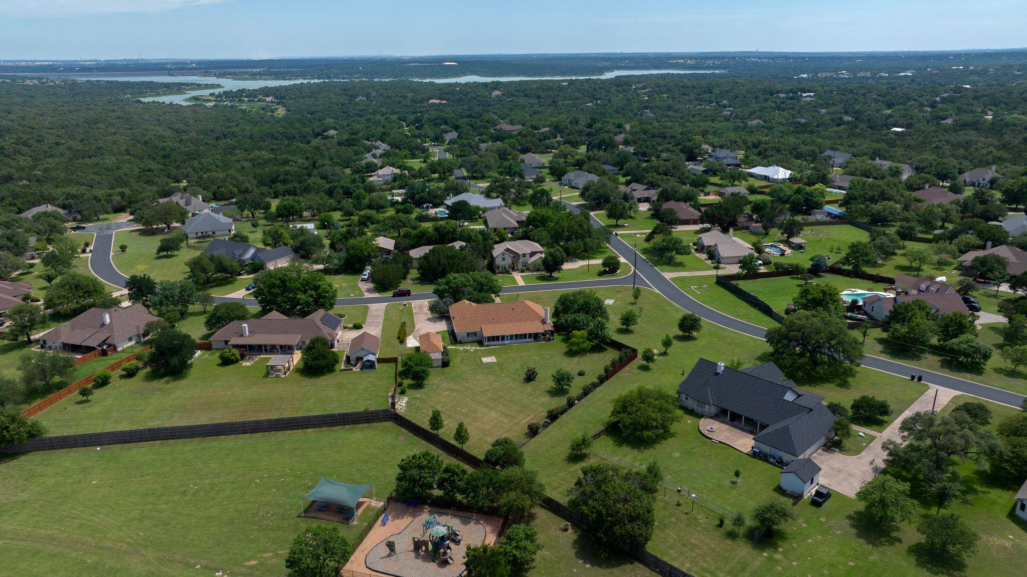 101 Lakeview LN, Georgetown, TX 78633