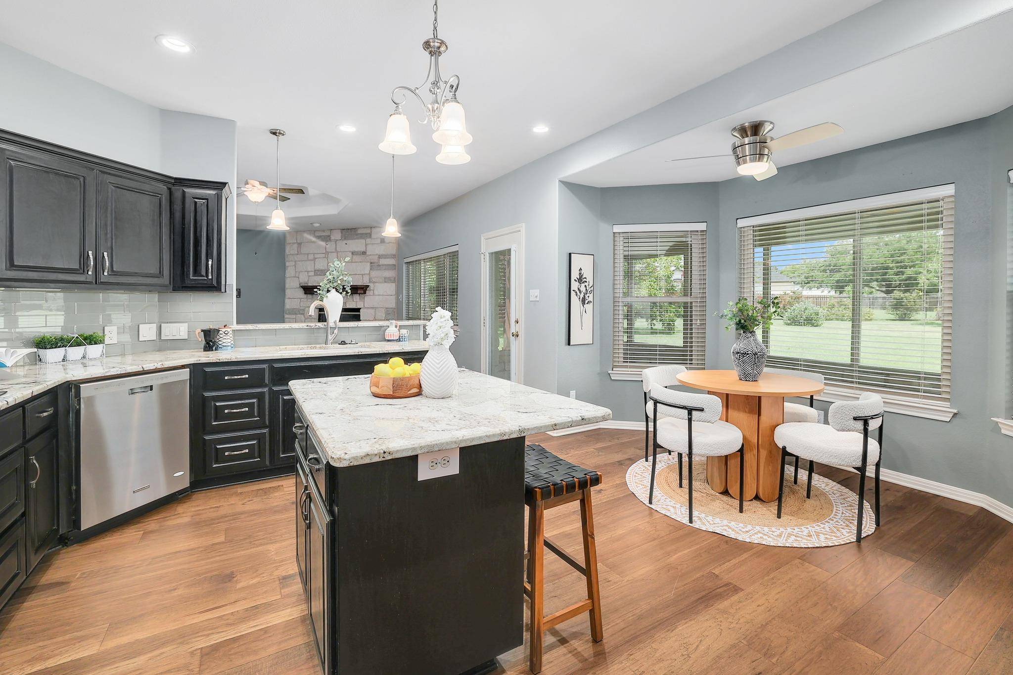 101 Lakeview LN, Georgetown, TX 78633