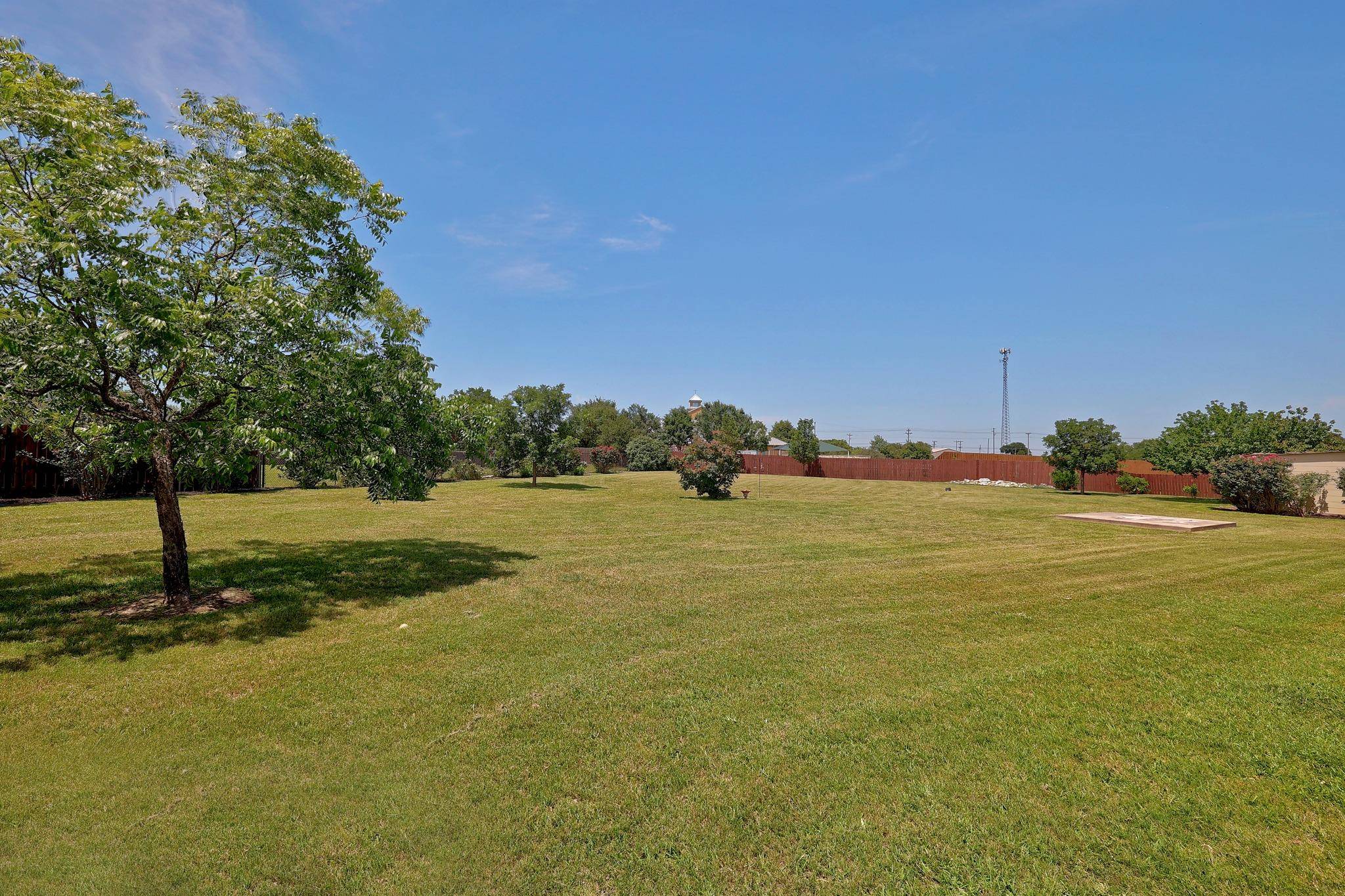101 Lakeview LN, Georgetown, TX 78633