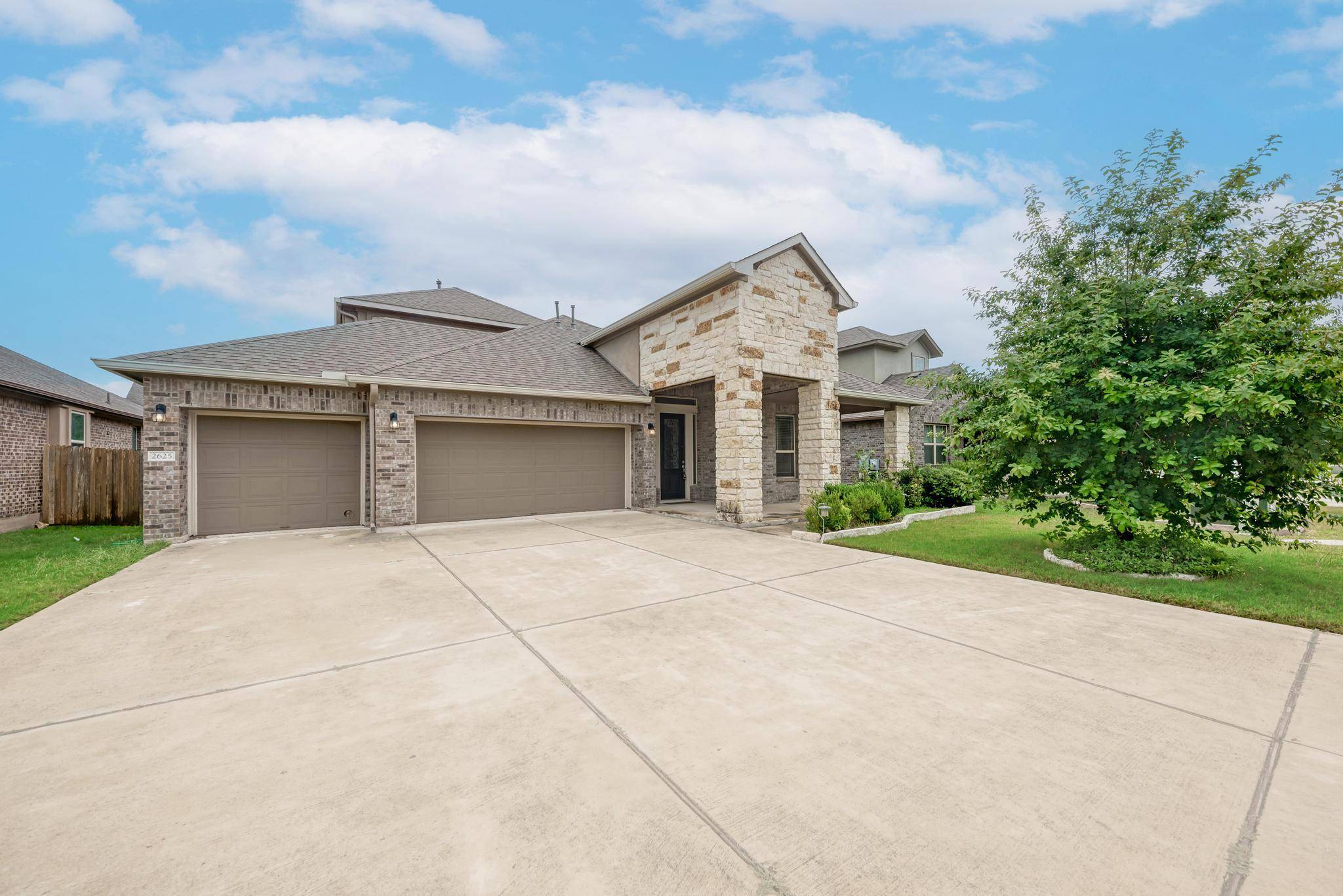 2625 Bowen ST, Leander, TX 78641