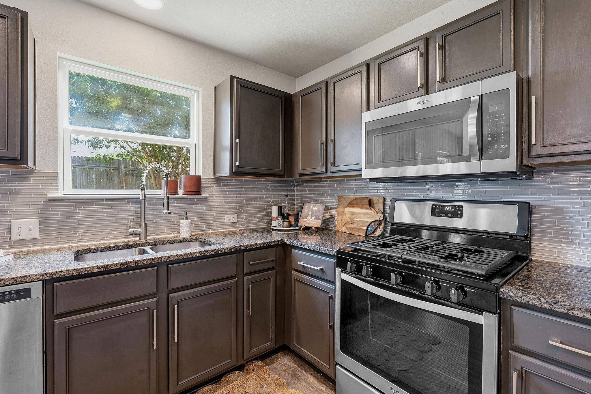 162 Friendship Oak DR, San Marcos, TX 78666