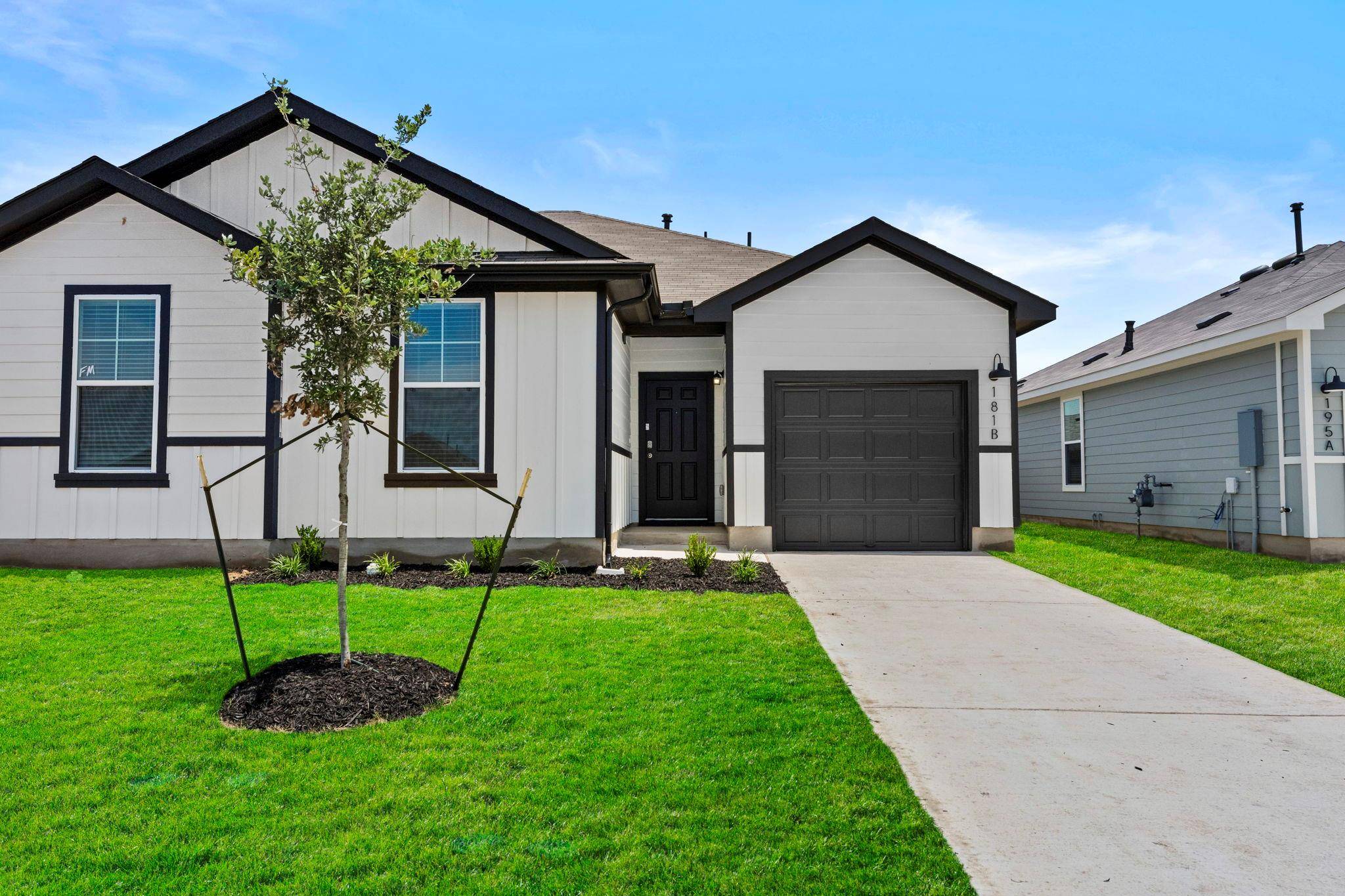 181 B HARRISON XING, Uhland, TX 78640
