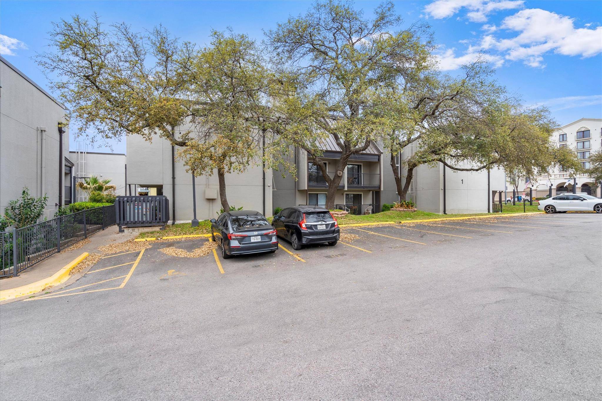 935 La Posada DR #117, Austin, TX 78752