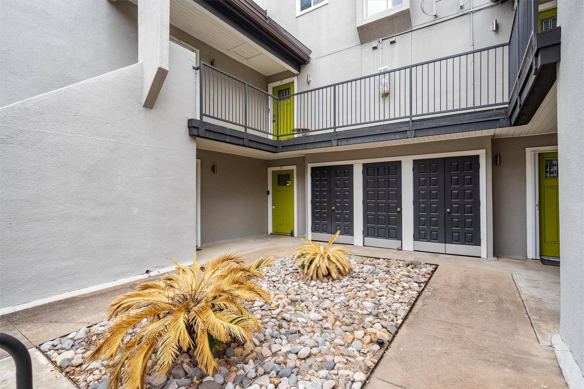 935 La Posada DR #117, Austin, TX 78752