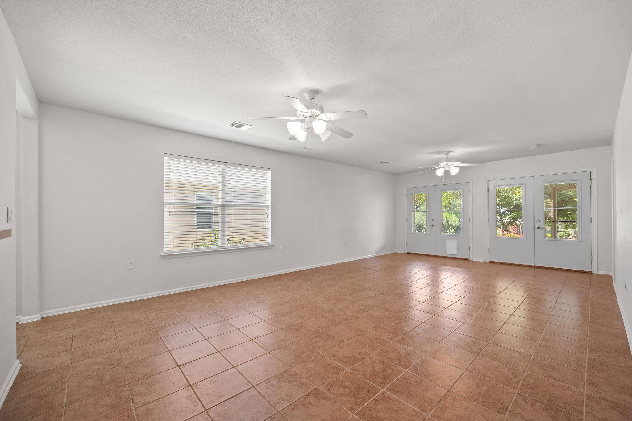 522 Salt Creek LN, Georgetown, TX 78633