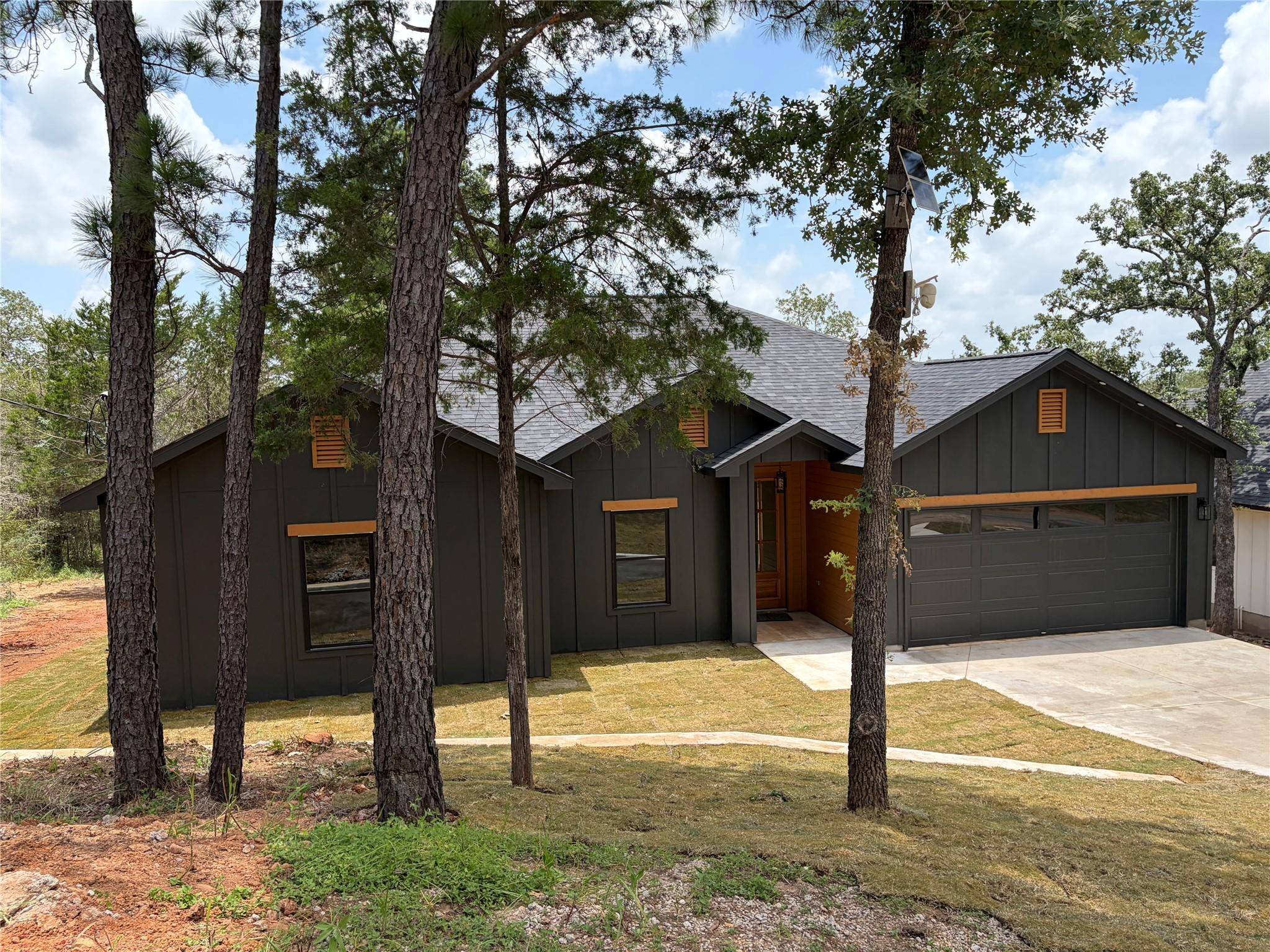 165 Lamaloa LN, Bastrop, TX 78602