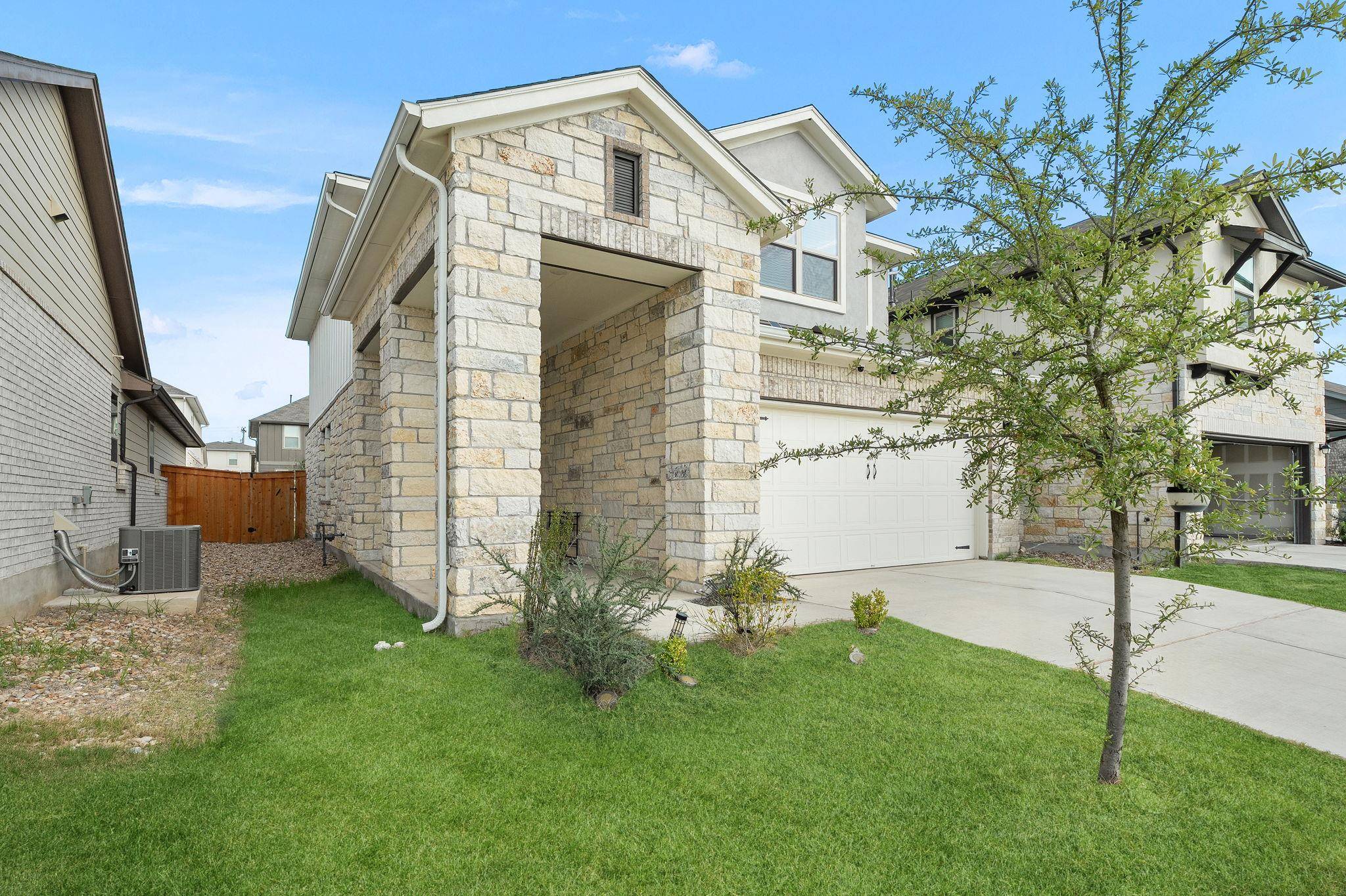 195 White Horses DR, Kyle, TX 78640
