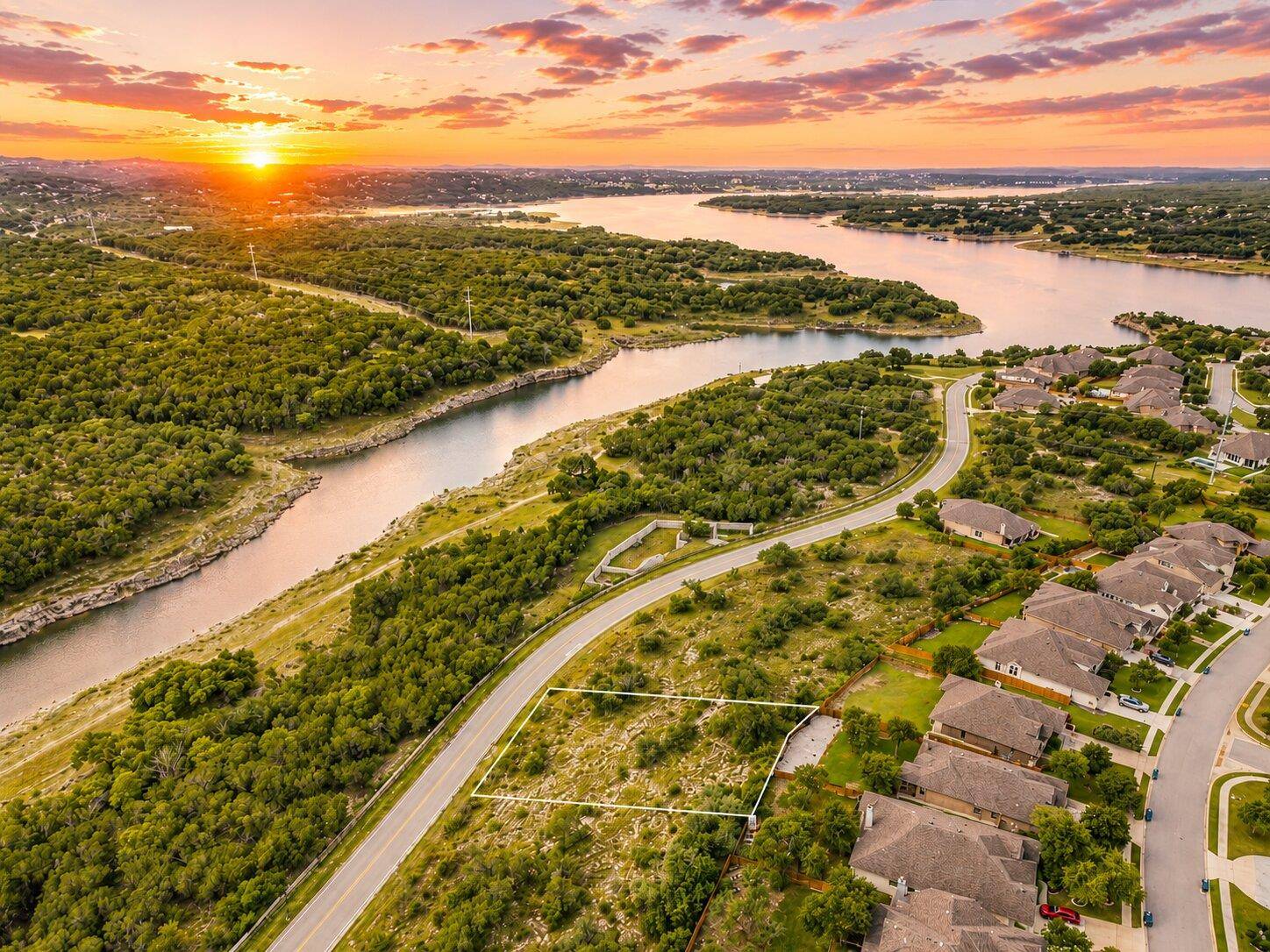 7508 Tessera PKWY, Lago Vista, TX 78645