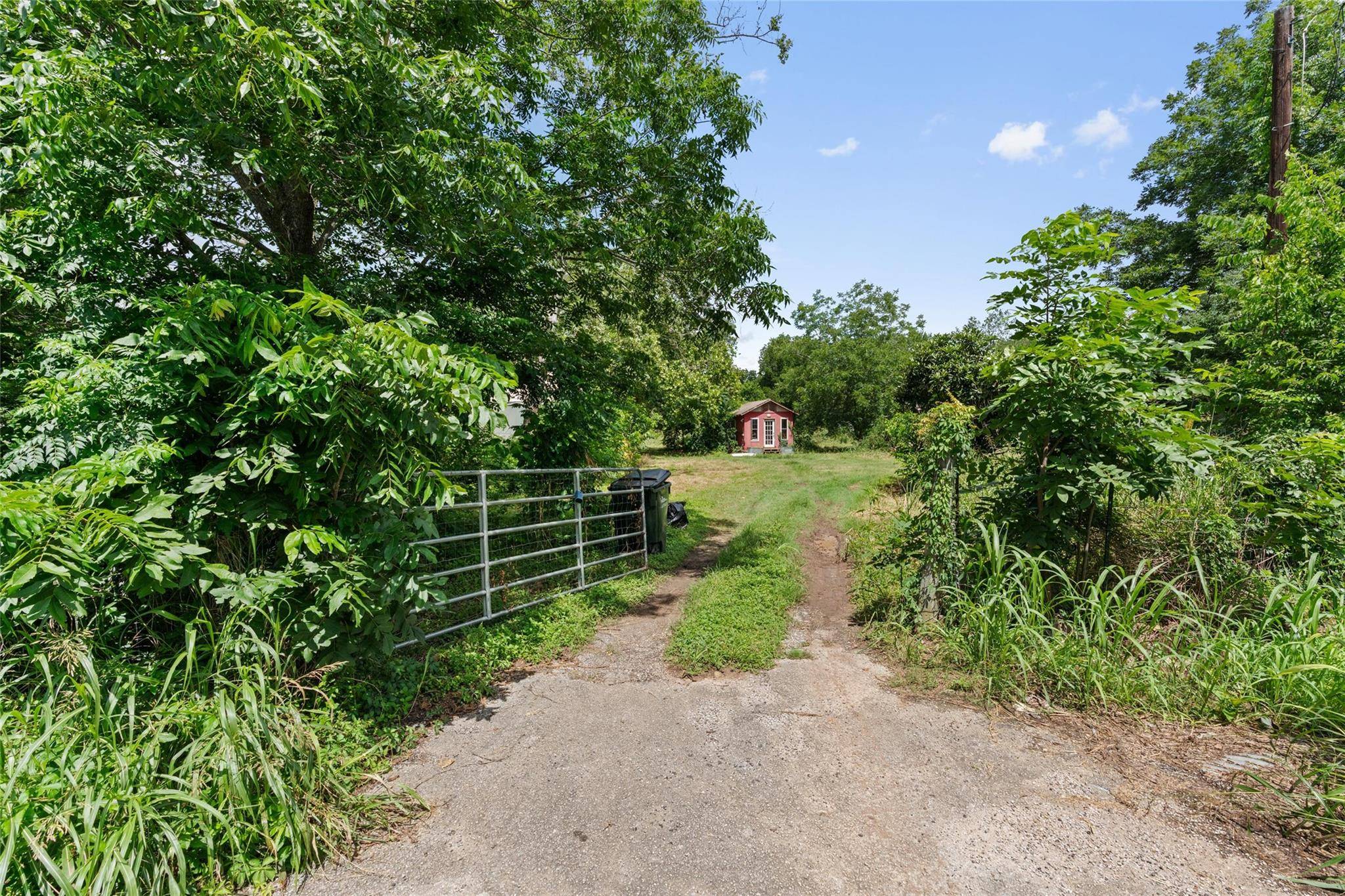 2400 Whirlaway DR, Del Valle, TX 78617