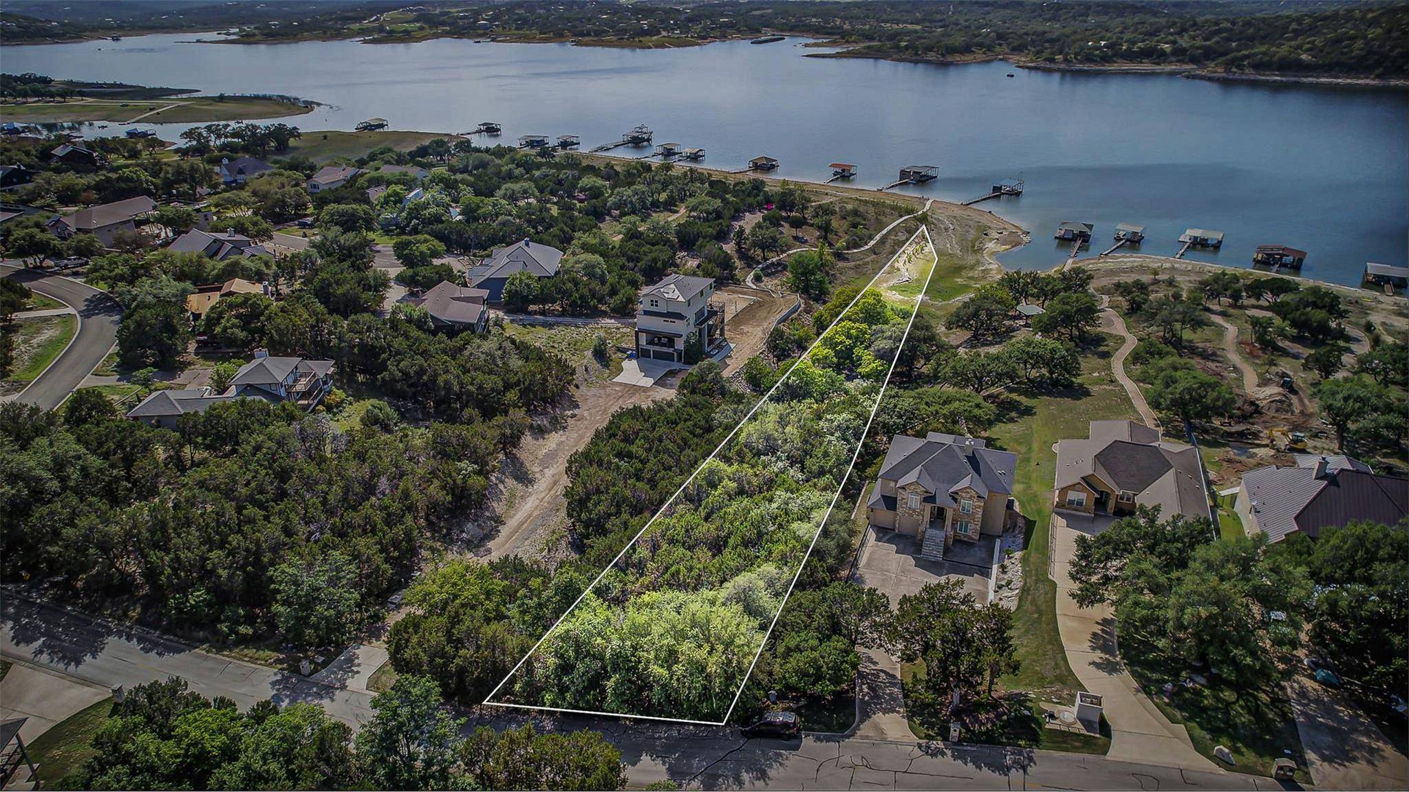 400 Lakefront DR, Lago Vista, TX 78645