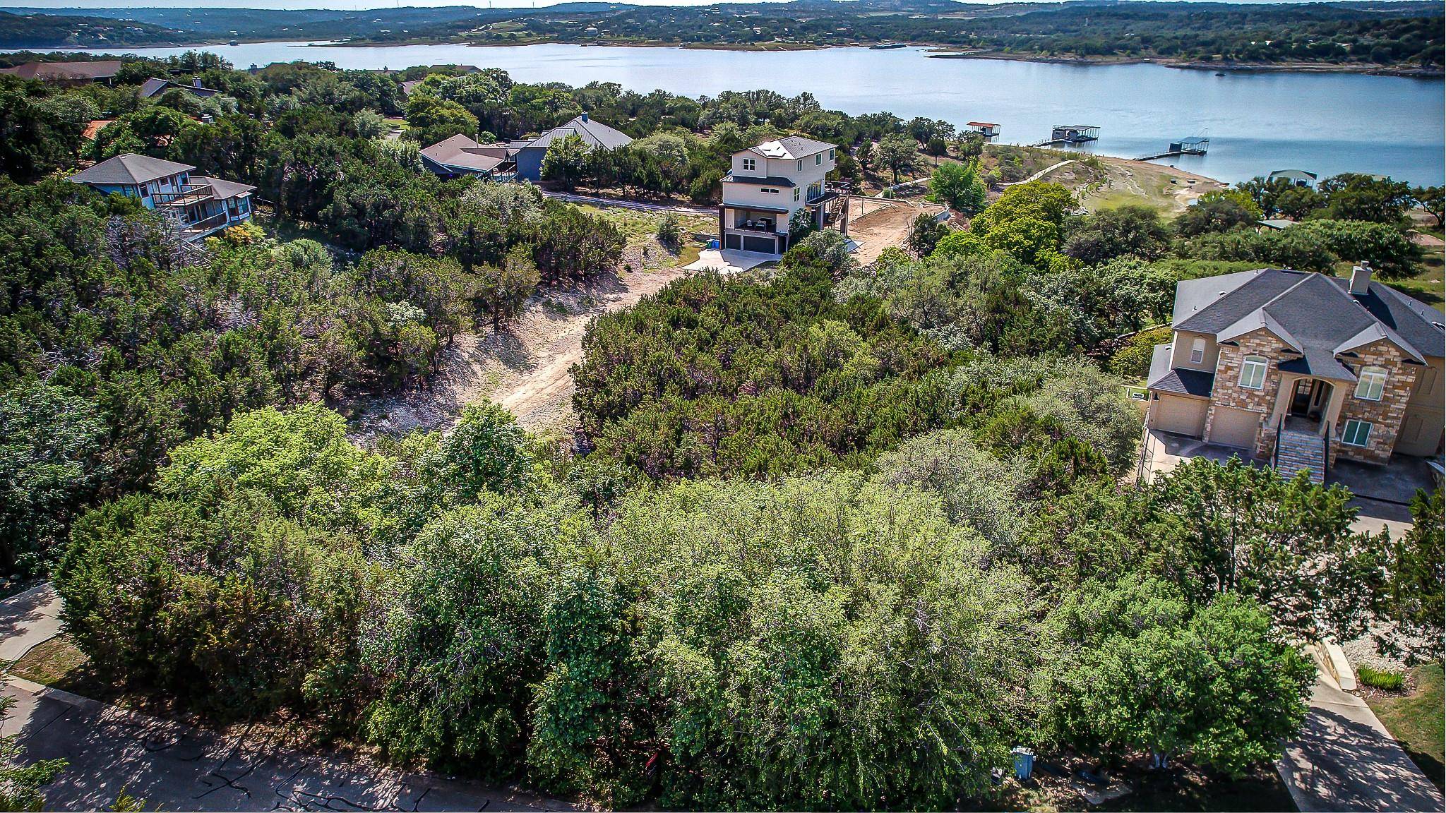 400 Lakefront DR, Lago Vista, TX 78645