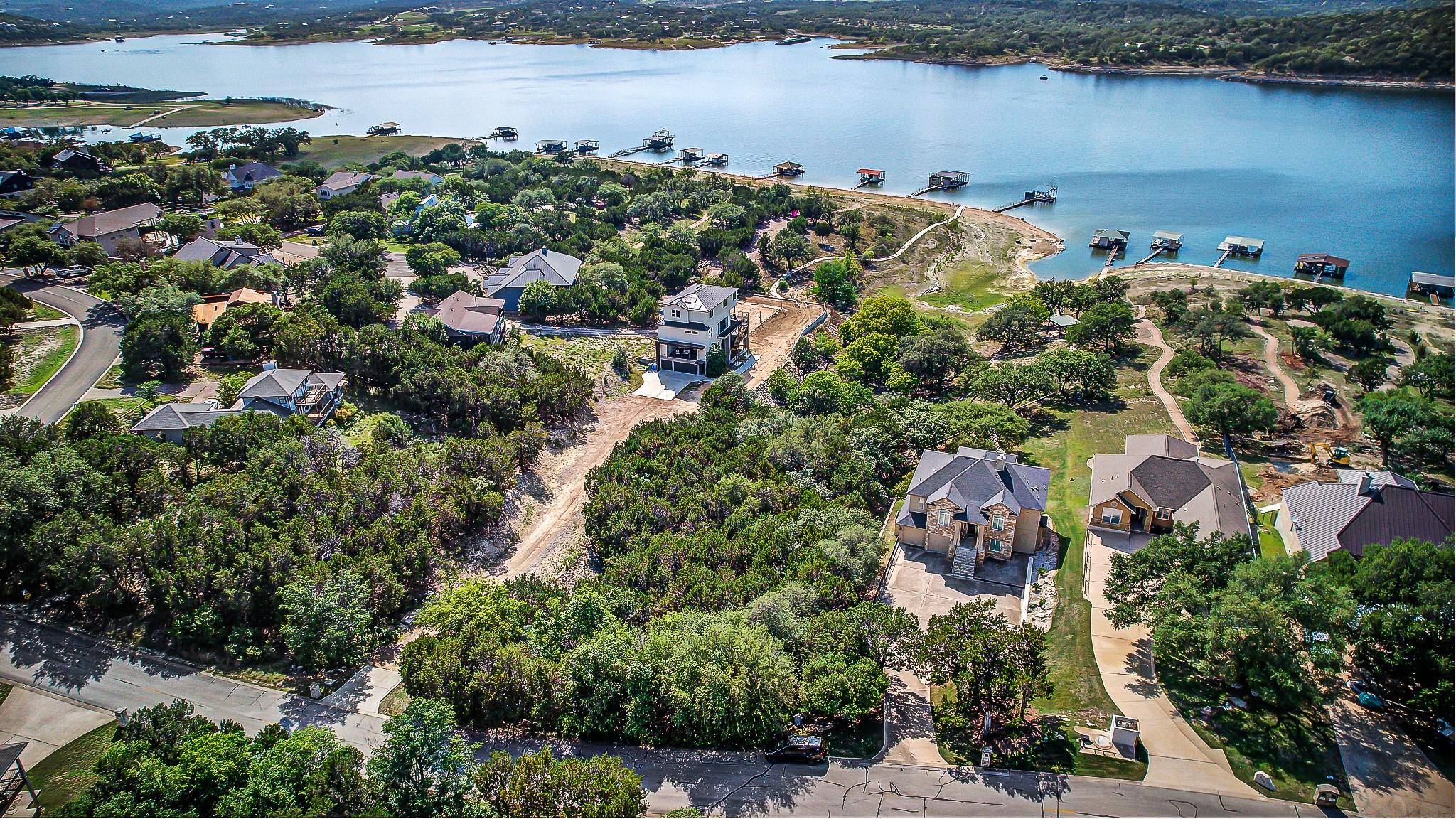 400 Lakefront DR, Lago Vista, TX 78645