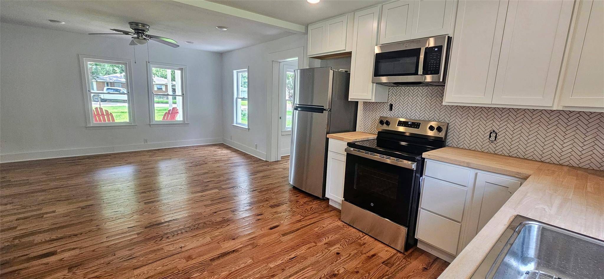 505 Colorado ST, Smithville, TX 78957
