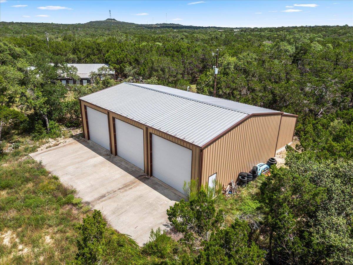701 Old Oaks Ranch RD, Wimberley, TX 78676