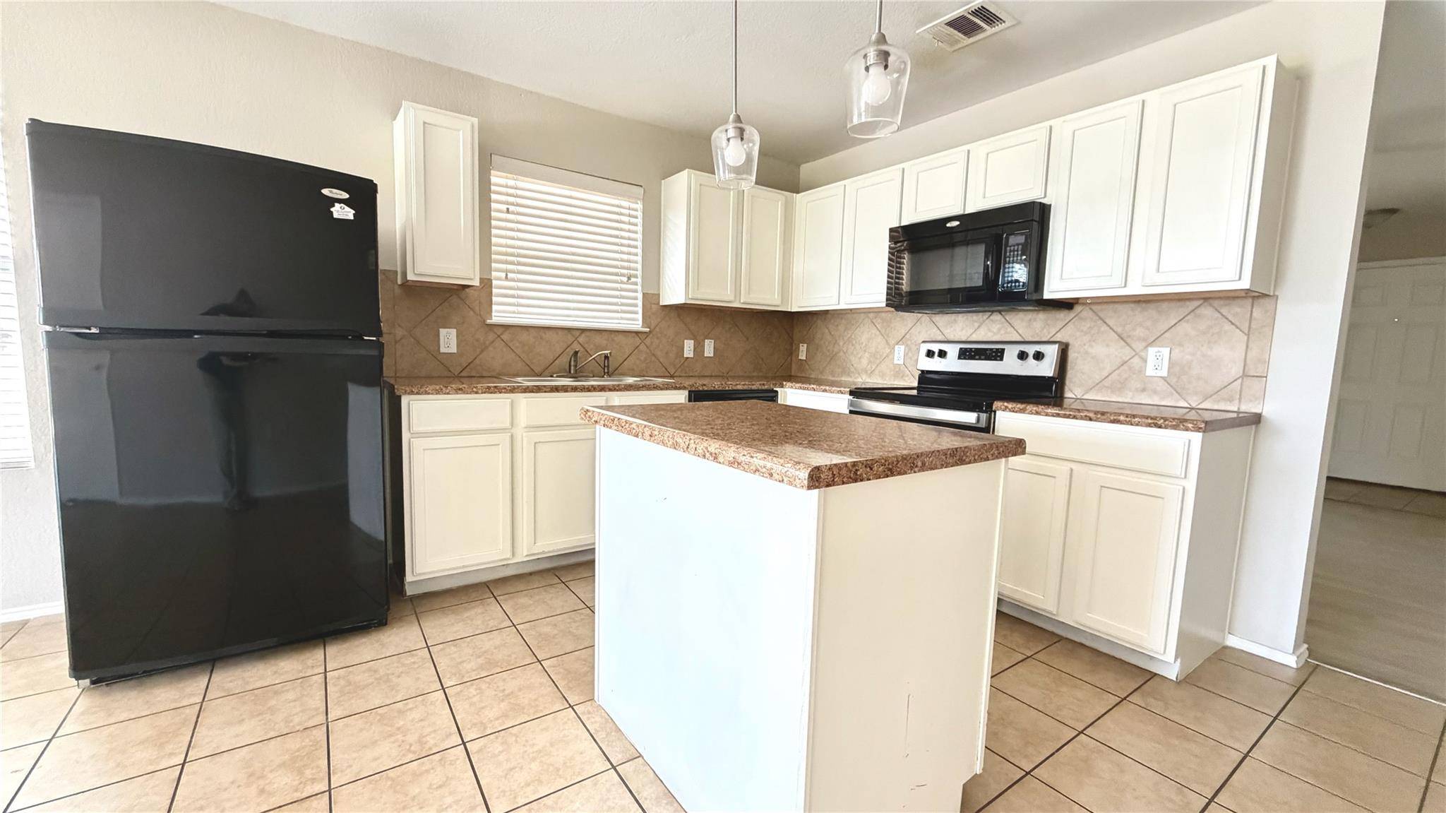 12333 Paloma Blanca WAY, Del Valle, TX 78617
