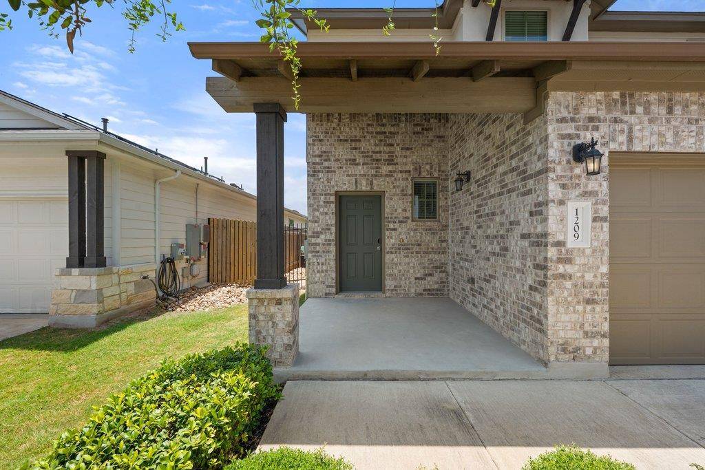 1209 Falconer WAY, Austin, TX 78748