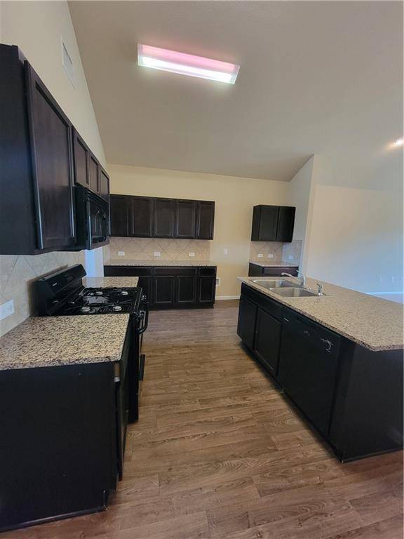 408 Luna Vista DR, Hutto, TX 78634